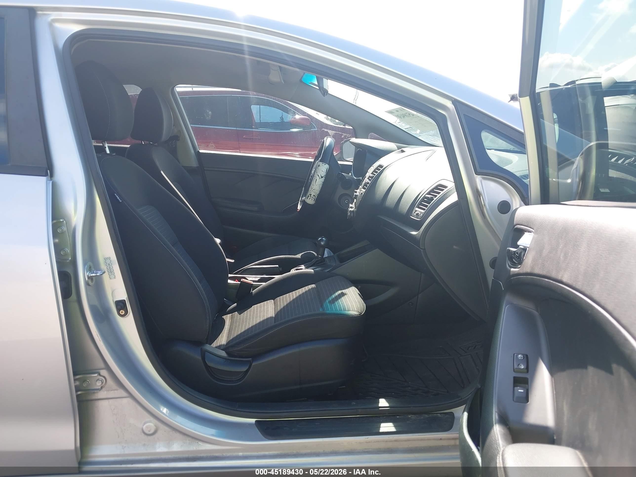 2016 Kia Forte Lx Silver vin: KNAFX4A64G5608775