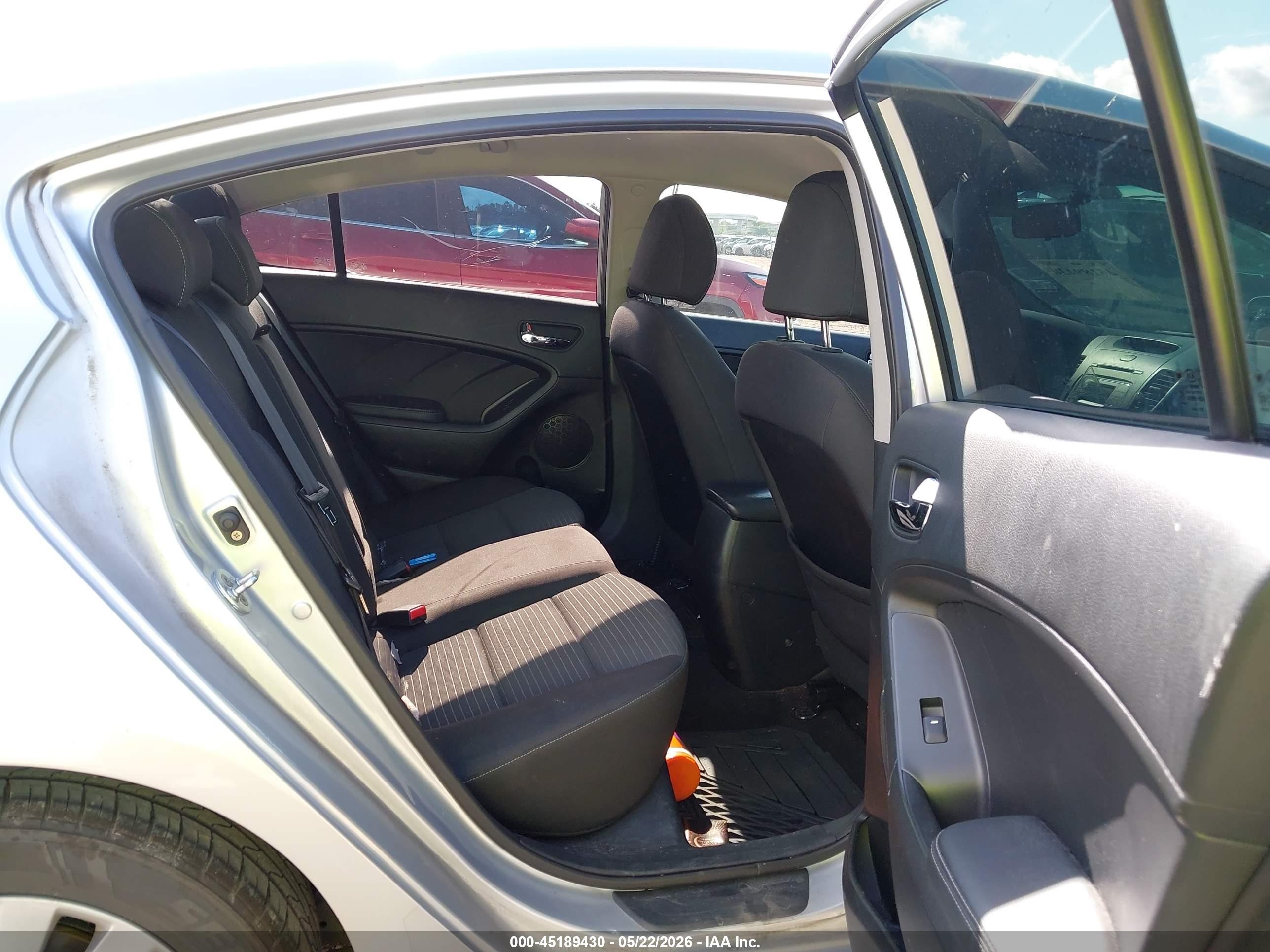 2016 Kia Forte Lx Silver vin: KNAFX4A64G5608775
