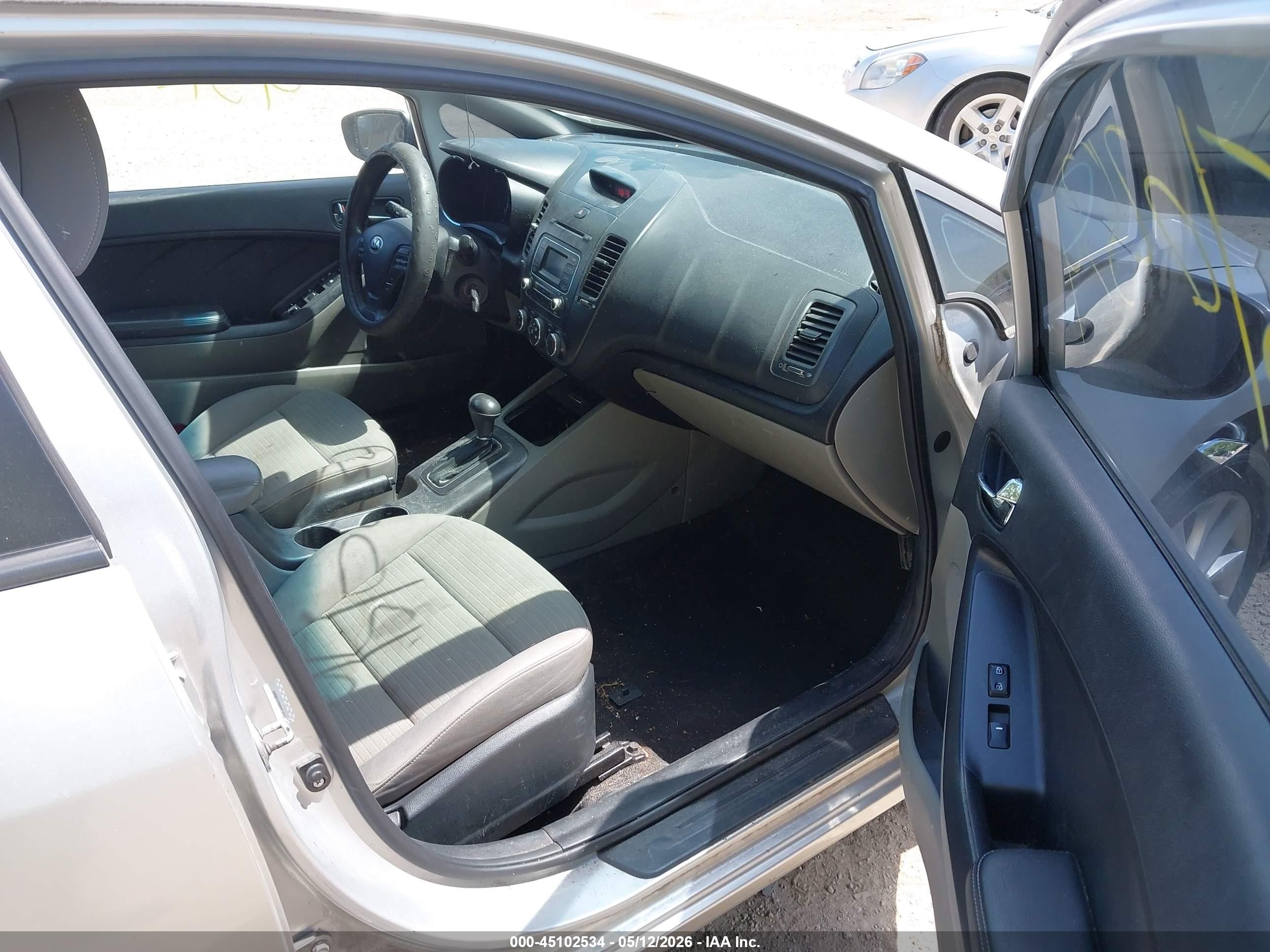 2014 Kia Forte Lx Серебряный vin: KNAFX4A65E5165047