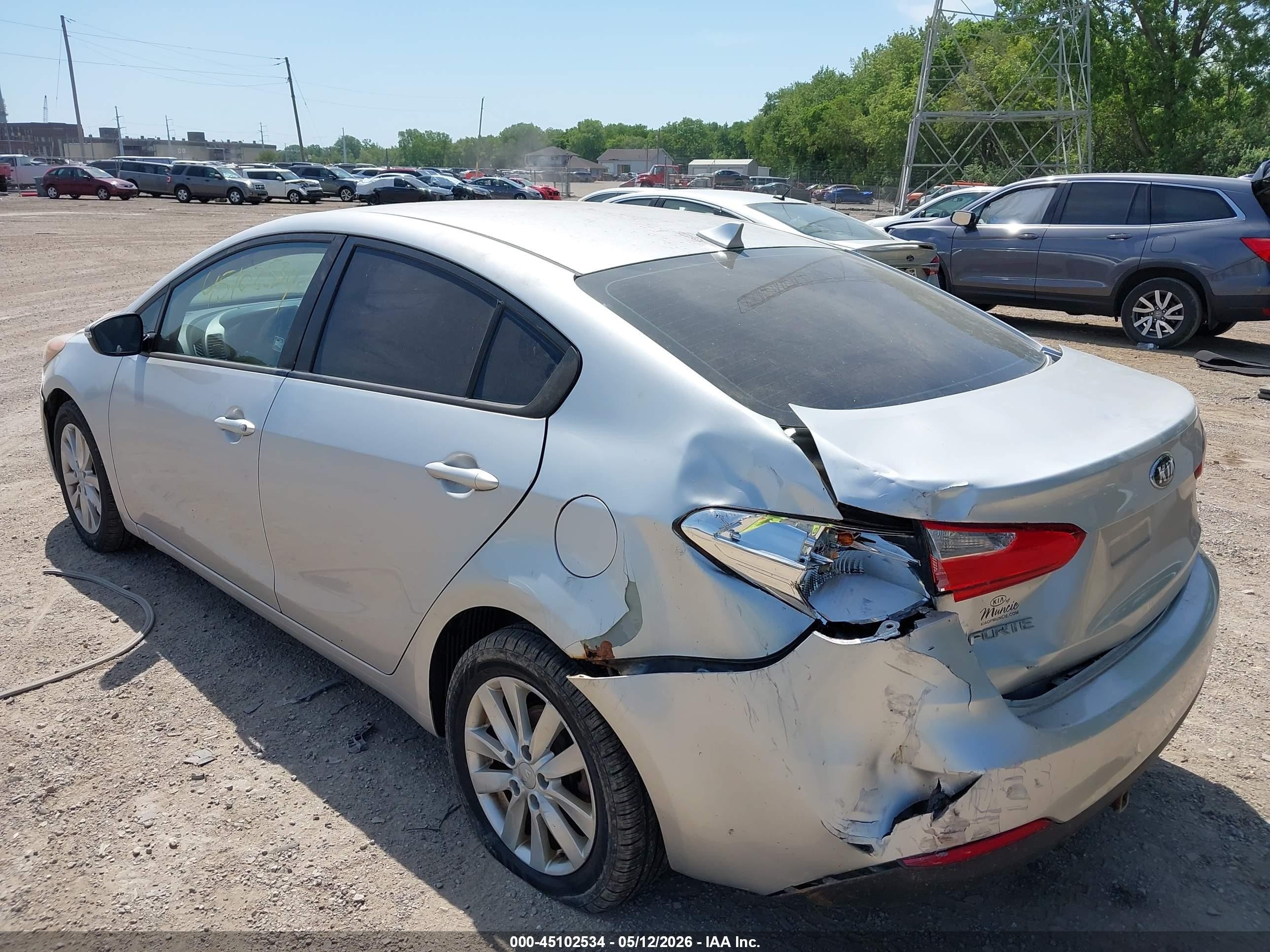 2014 Kia Forte Lx Серебряный vin: KNAFX4A65E5165047
