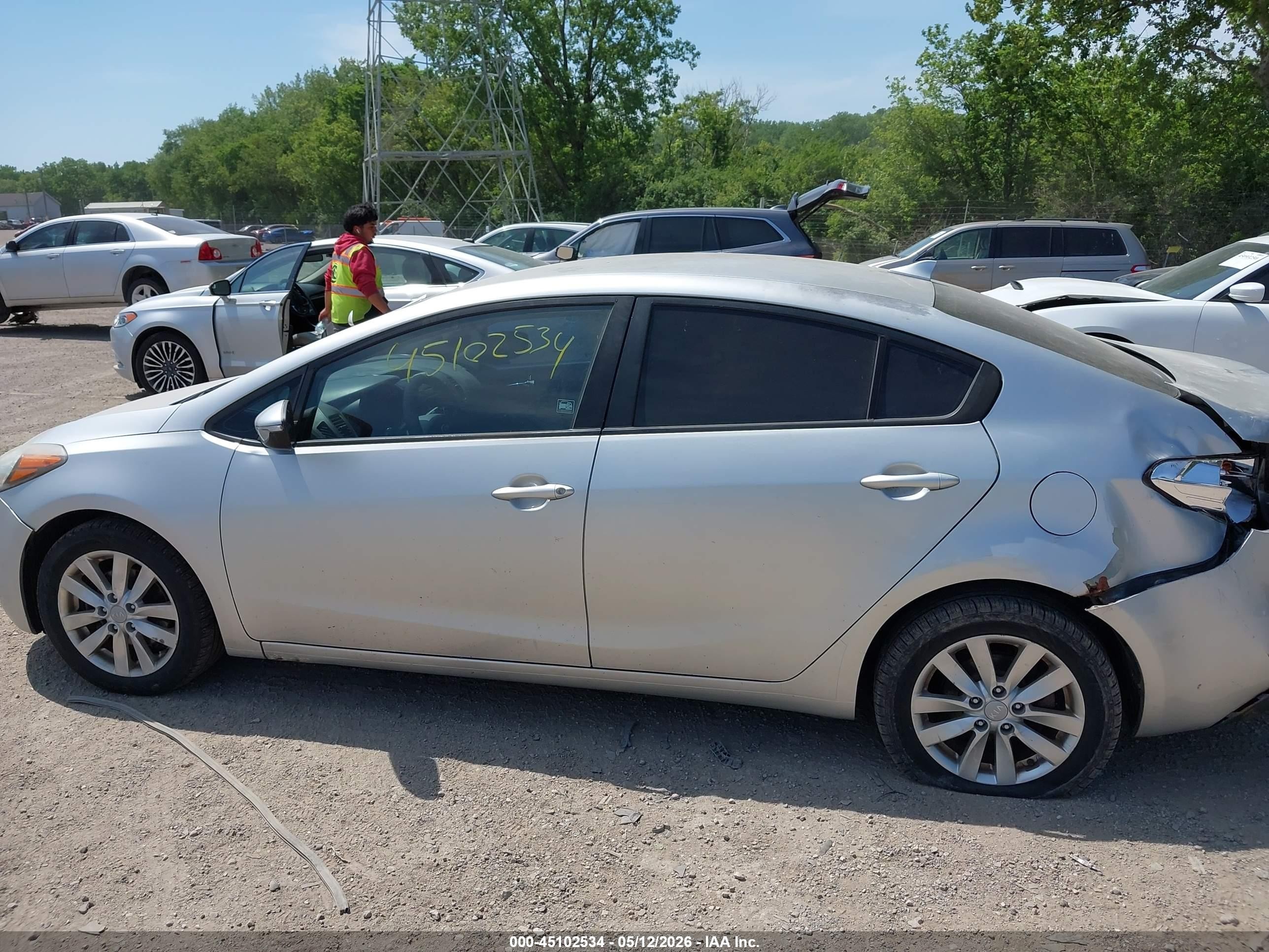 2014 Kia Forte Lx Серебряный vin: KNAFX4A65E5165047