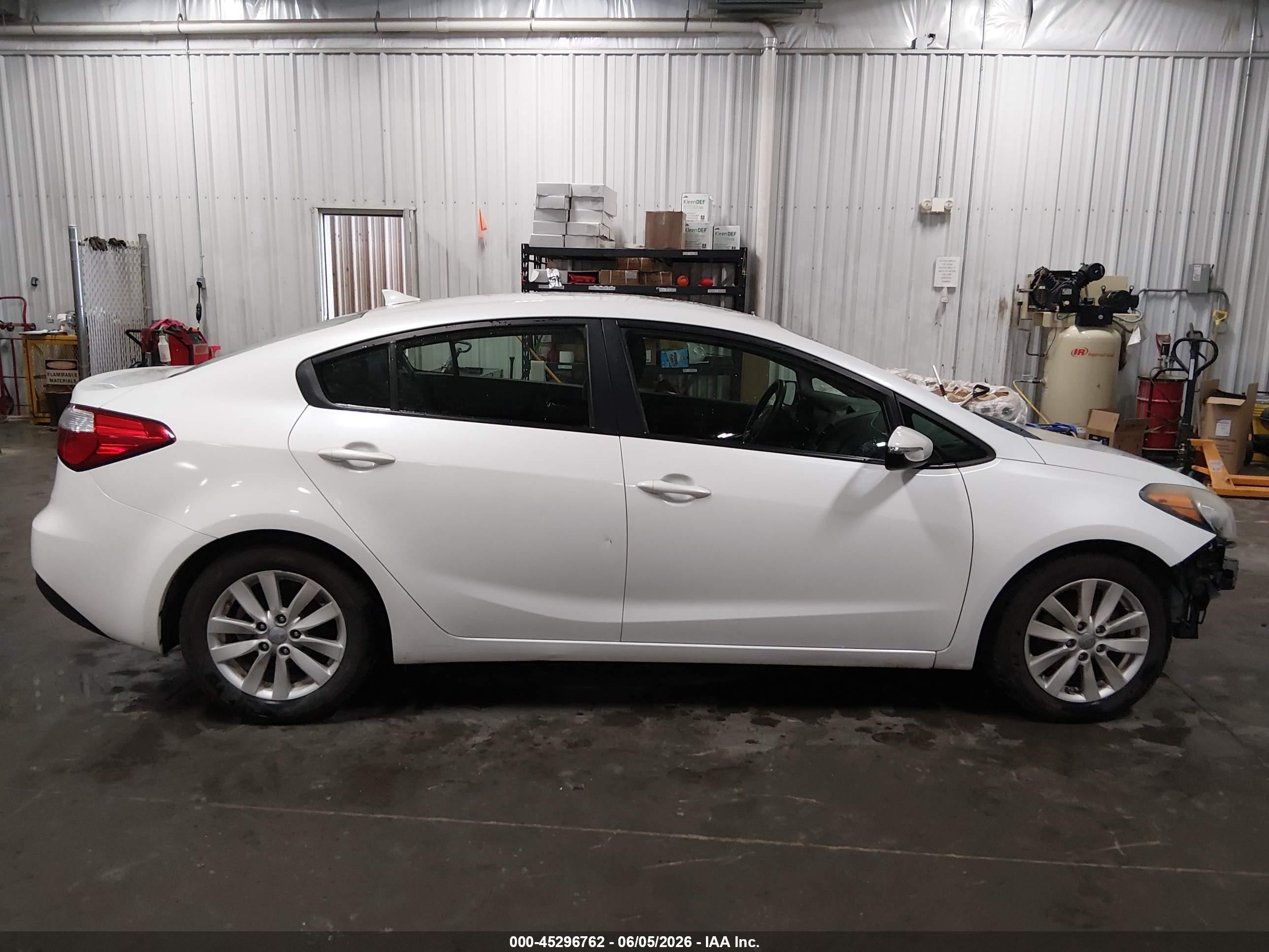 2015 Kia Forte Lx White vin: KNAFX4A66F5398646