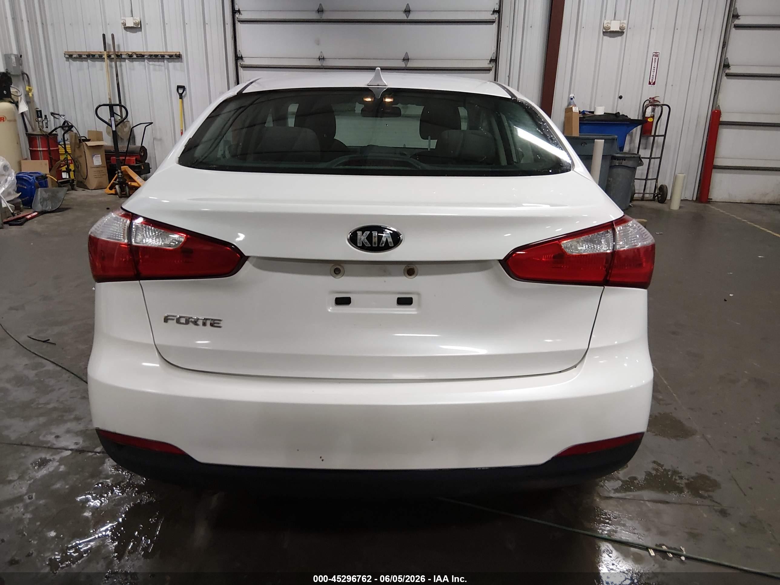 2015 Kia Forte Lx White vin: KNAFX4A66F5398646