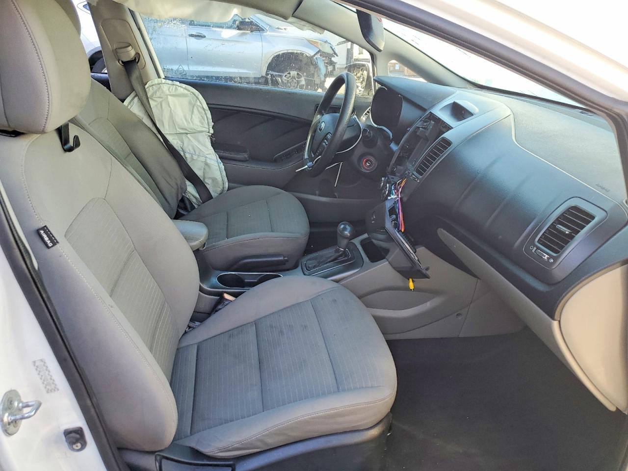 2015 Kia Forte Lx White vin: KNAFX4A67F5382813