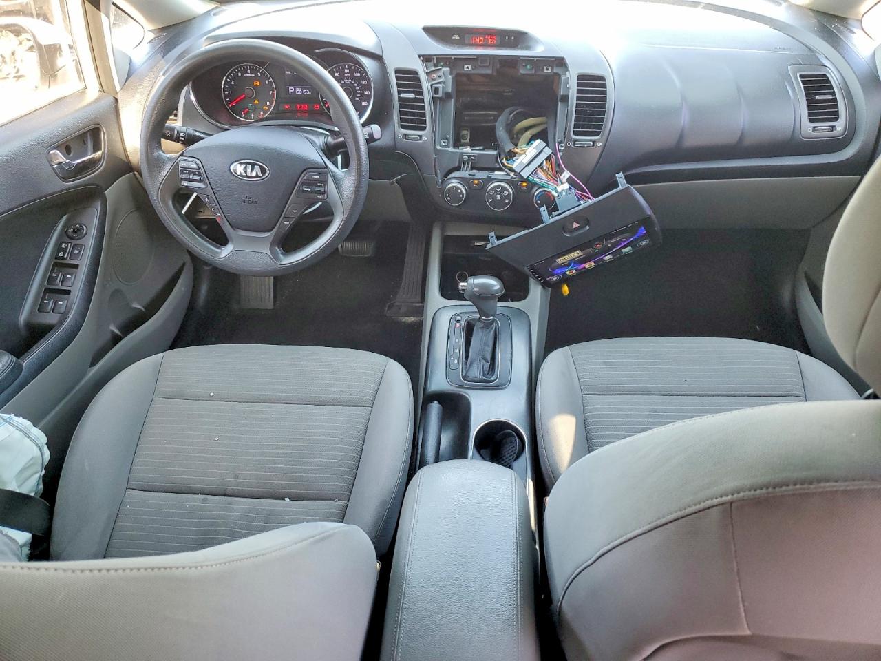 2015 Kia Forte Lx White vin: KNAFX4A67F5382813