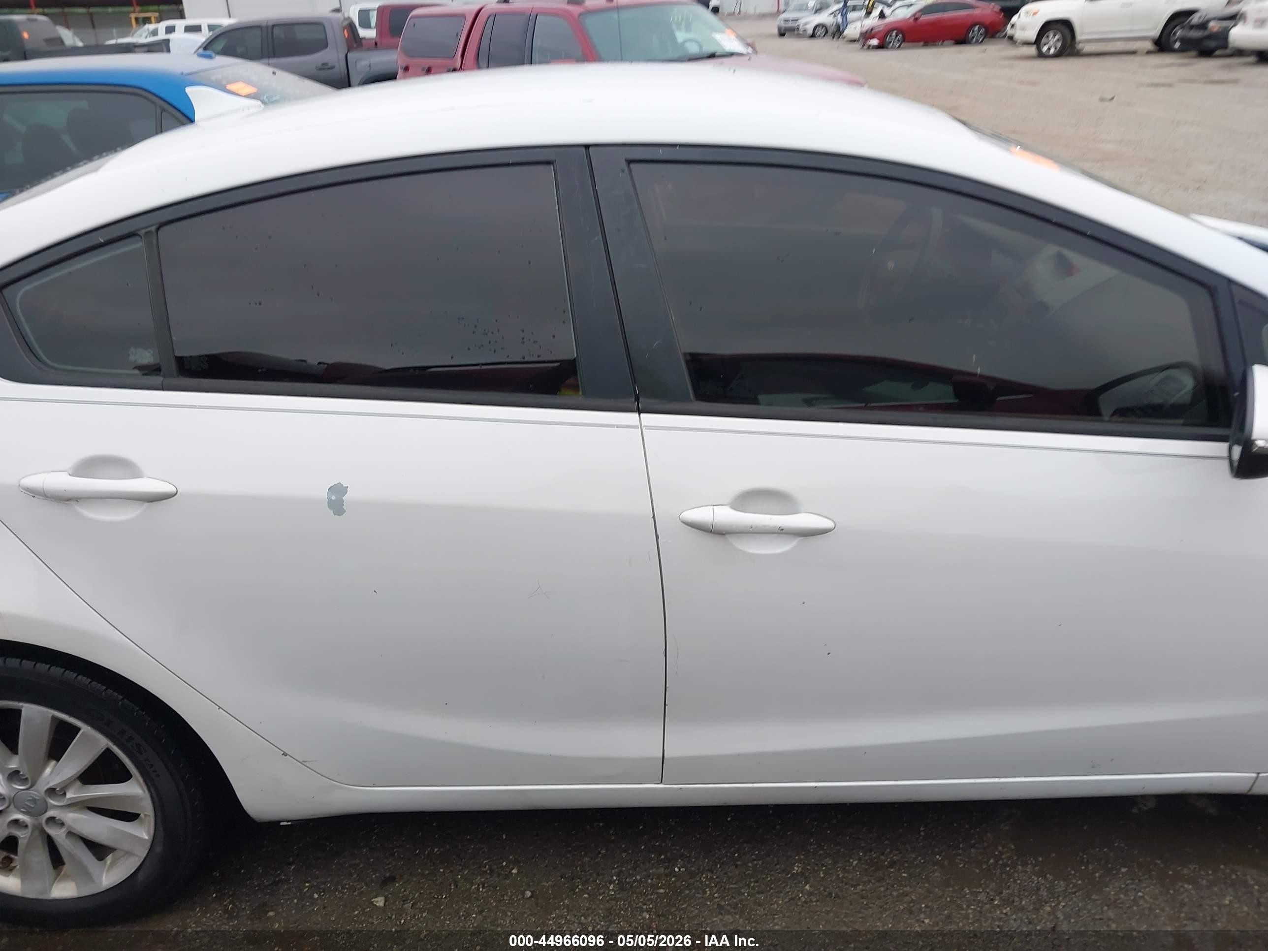 2014 Kia Forte Lx White vin: KNAFX4A68E5115646