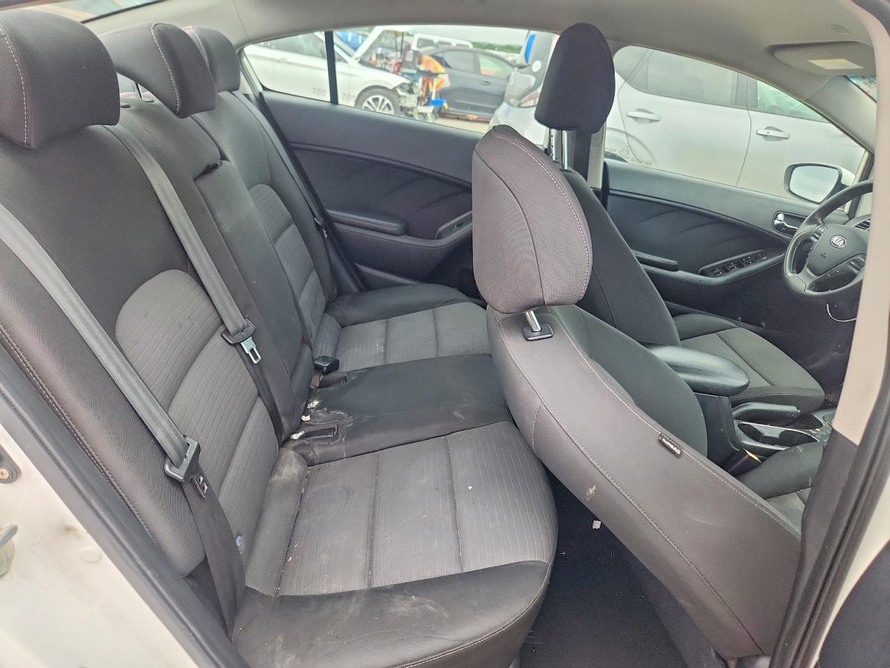 2015 Kia Forte Lx Белый vin: KNAFX4A68F5355829