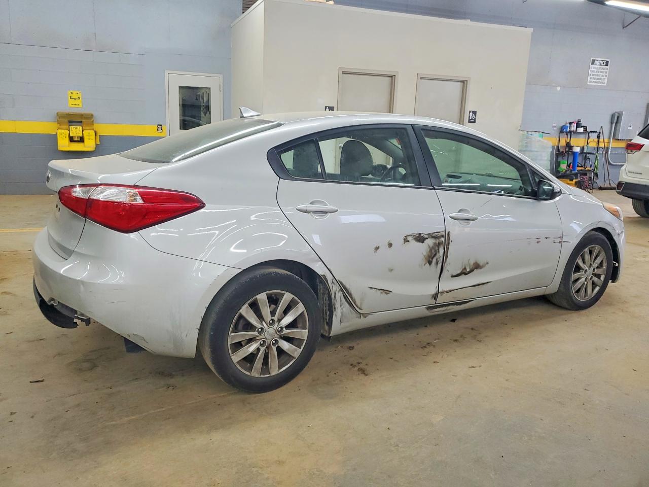 2015 Kia Forte Lx Silver vin: KNAFX4A68F5396090