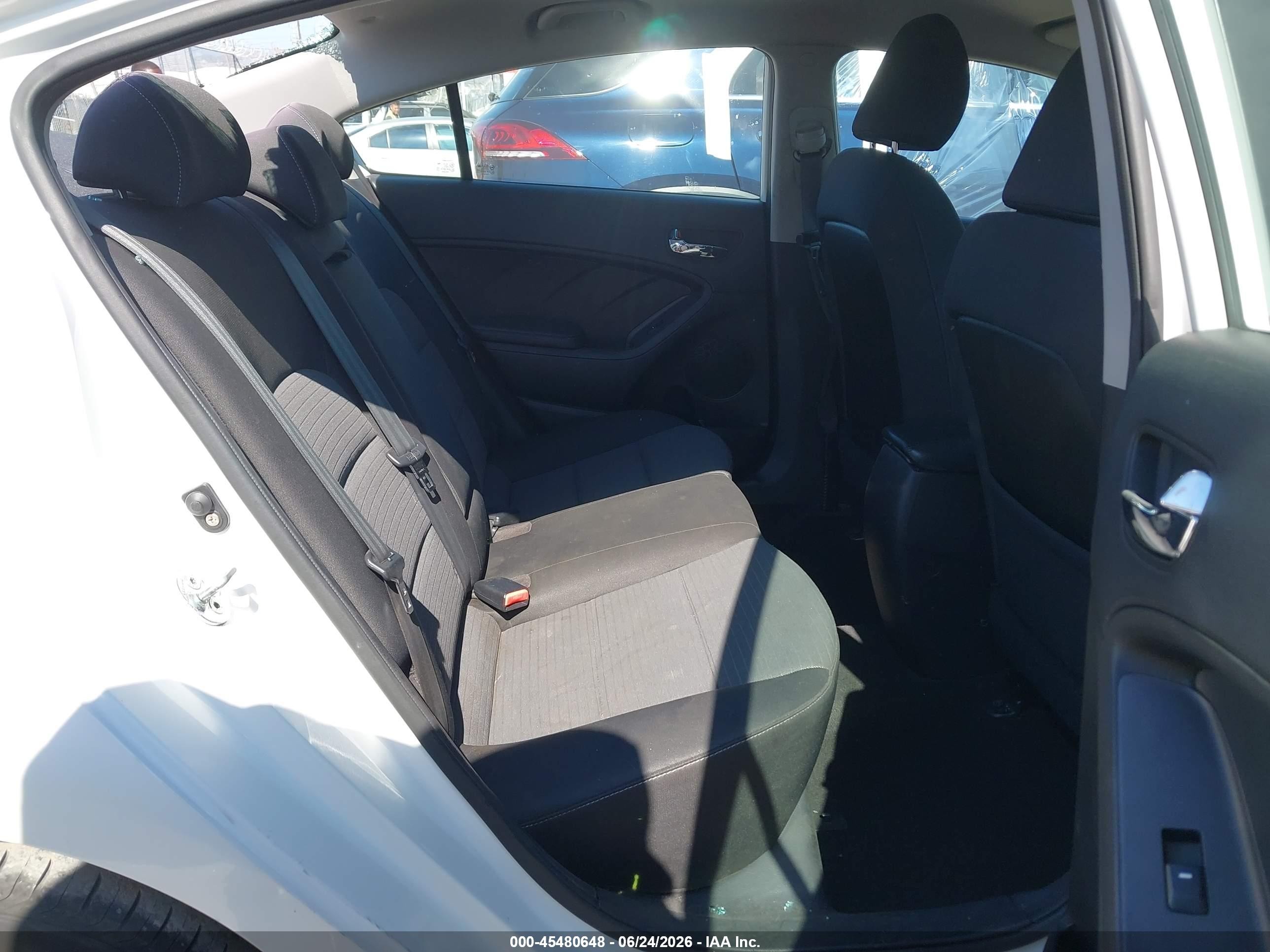 2015 Kia Forte Lx White vin: KNAFX4A68F5399894