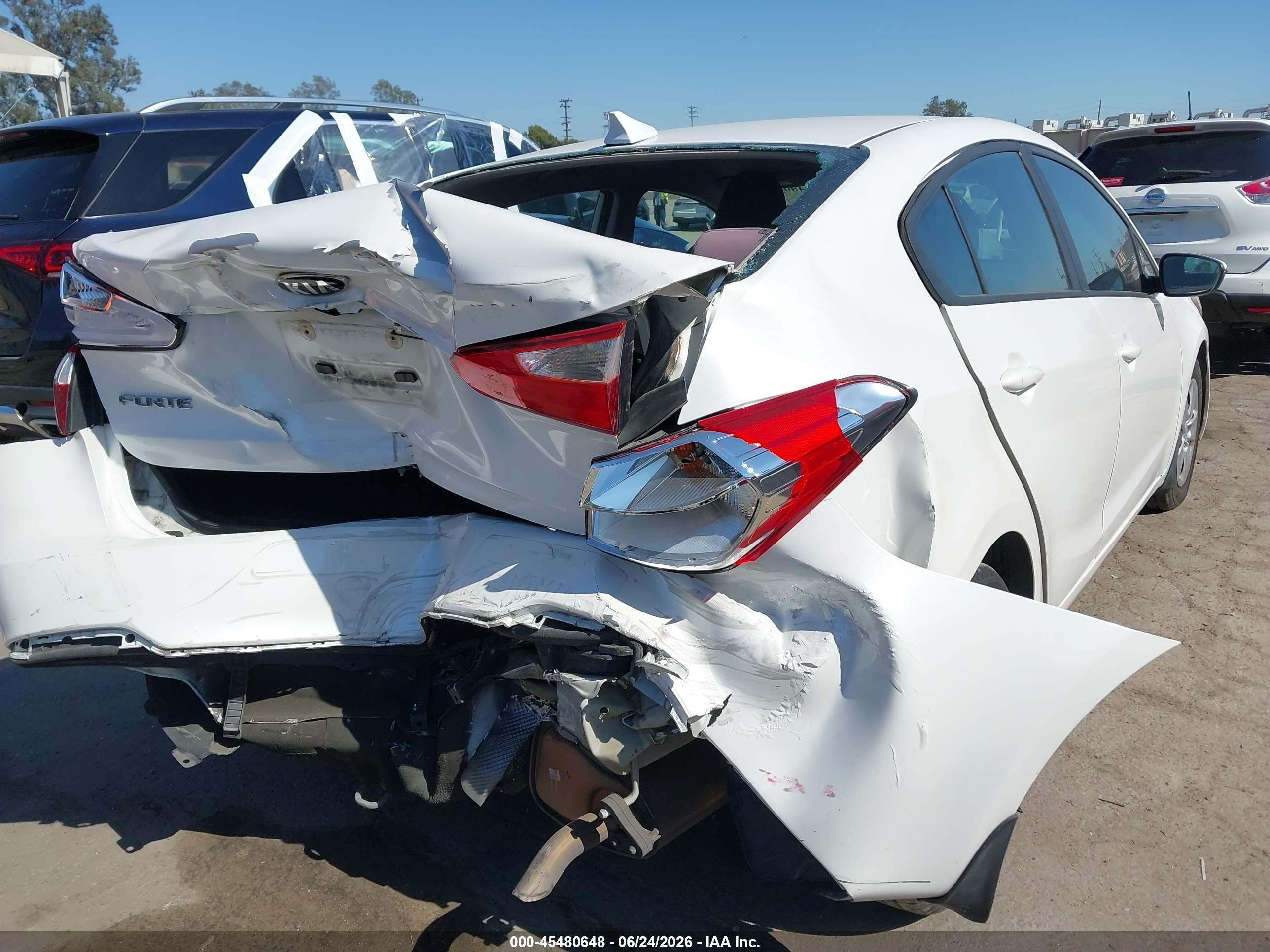 2015 Kia Forte Lx White vin: KNAFX4A68F5399894