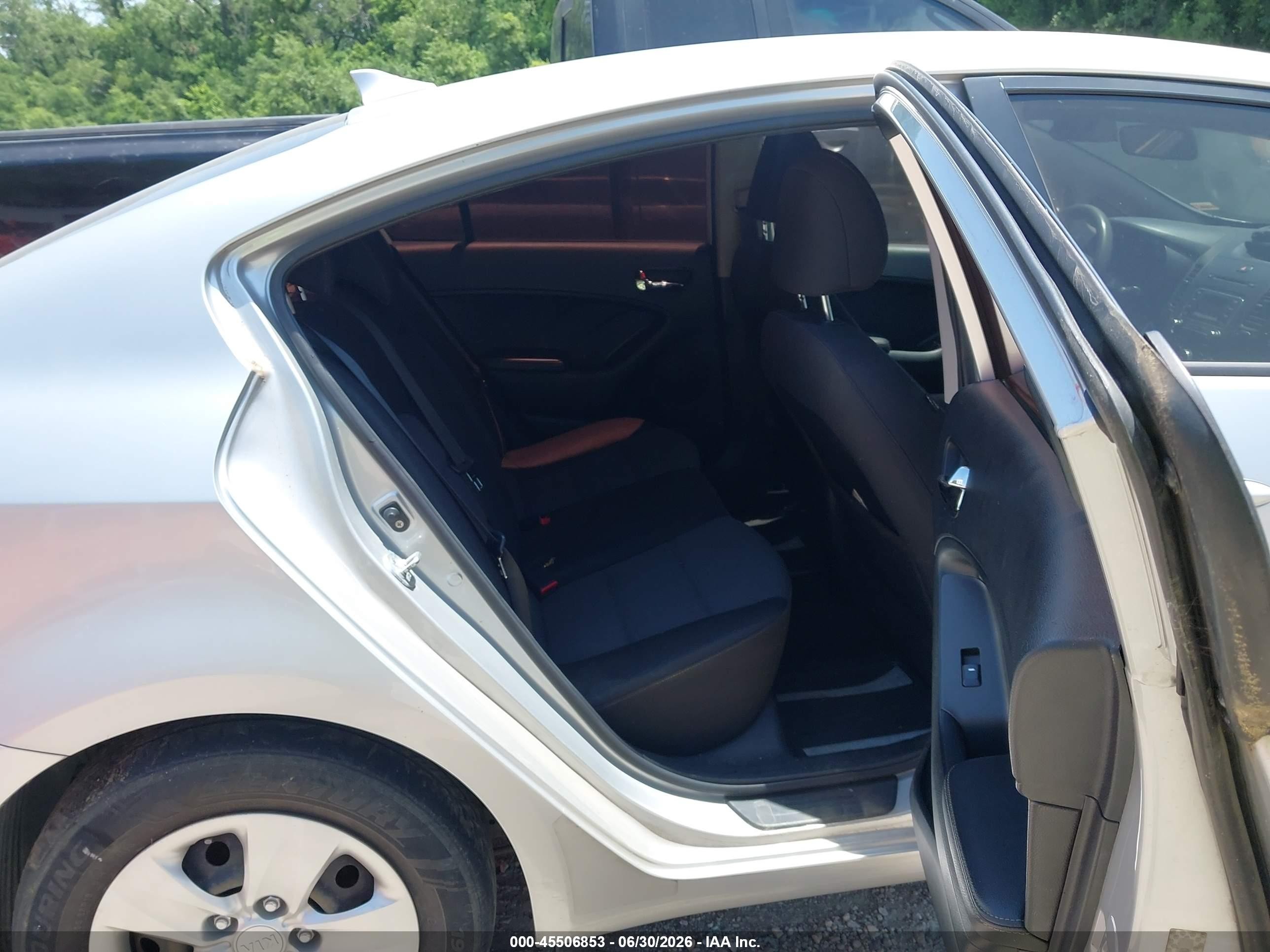 2015 Kia Forte Lx Silver vin: KNAFX4A69F5263127