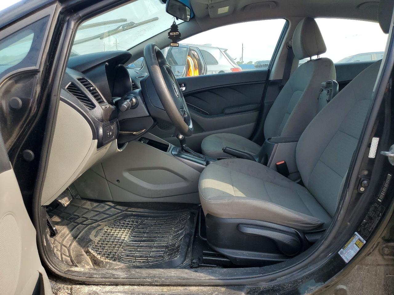 2015 Kia Forte Black vin: KNAFX4A69F5414497