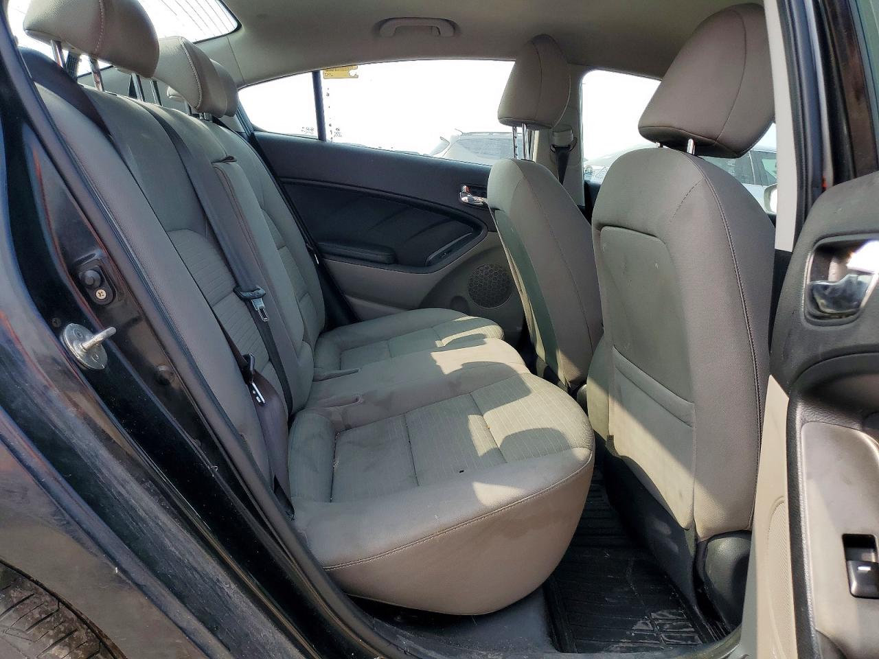 2015 Kia Forte Black vin: KNAFX4A69F5414497
