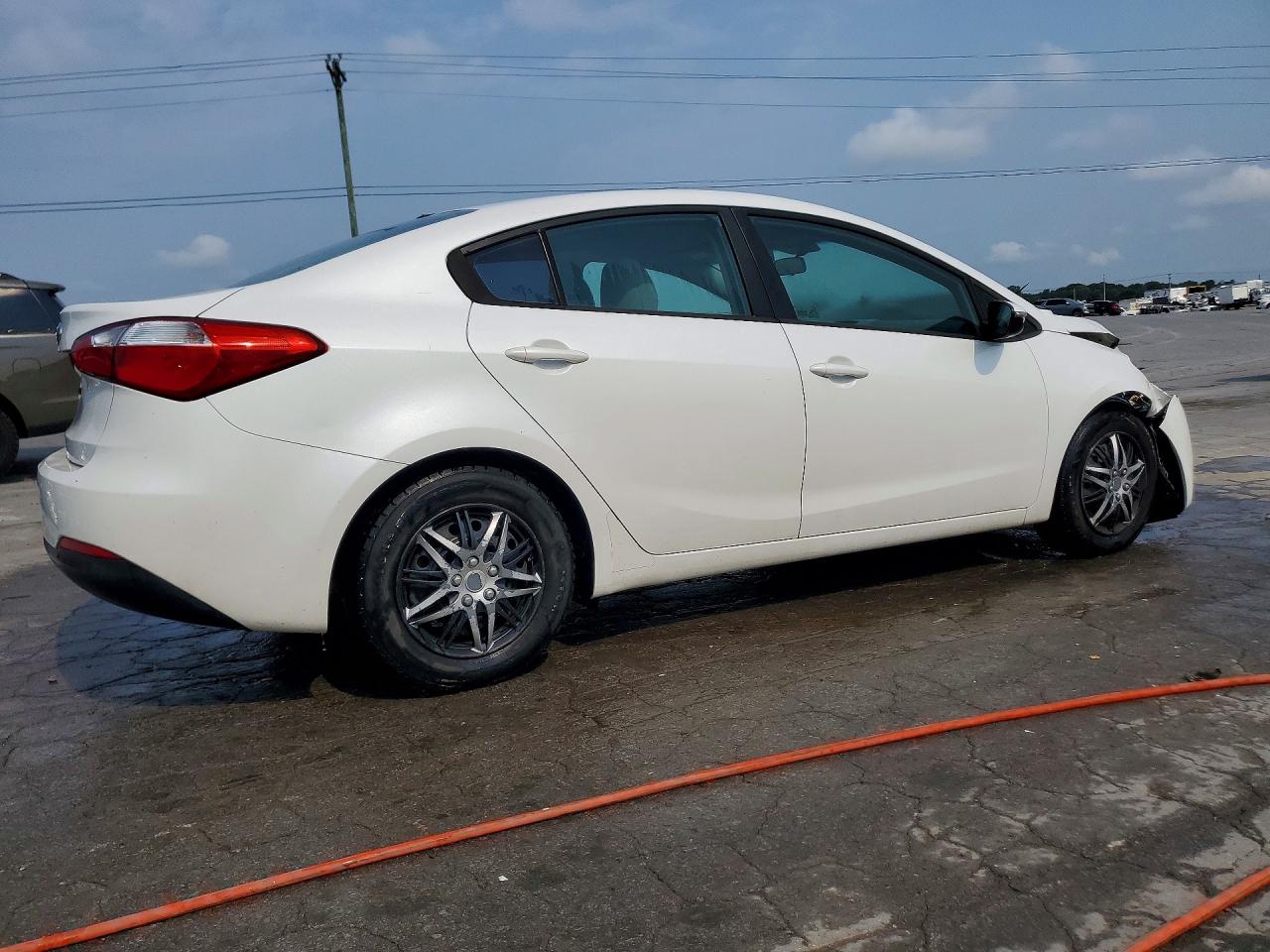 2015 Kia Forte Lx White vin: KNAFX4A6XF5339244