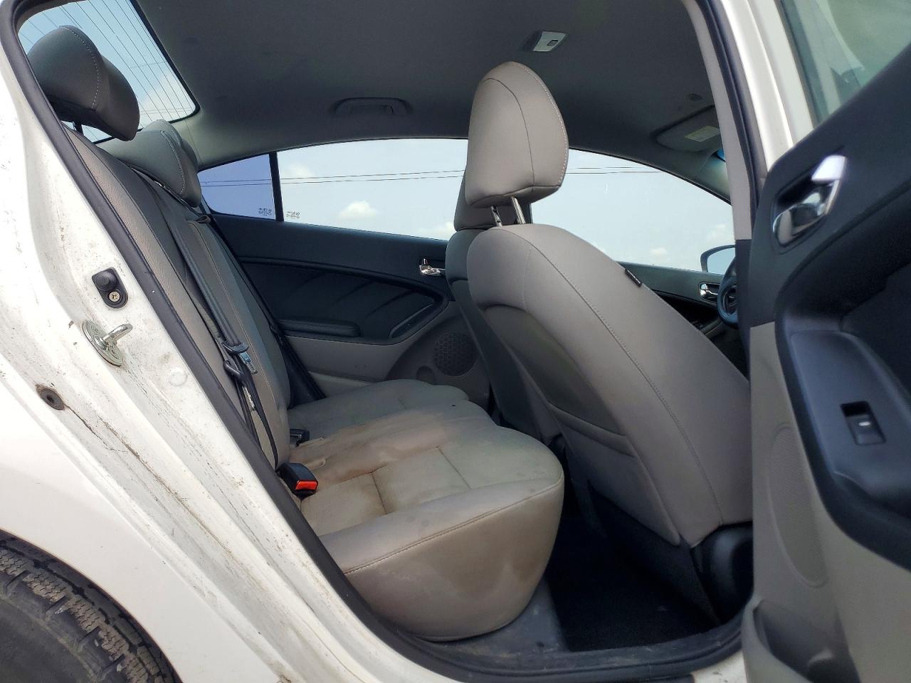 2015 Kia Forte Lx White vin: KNAFX4A6XF5339244