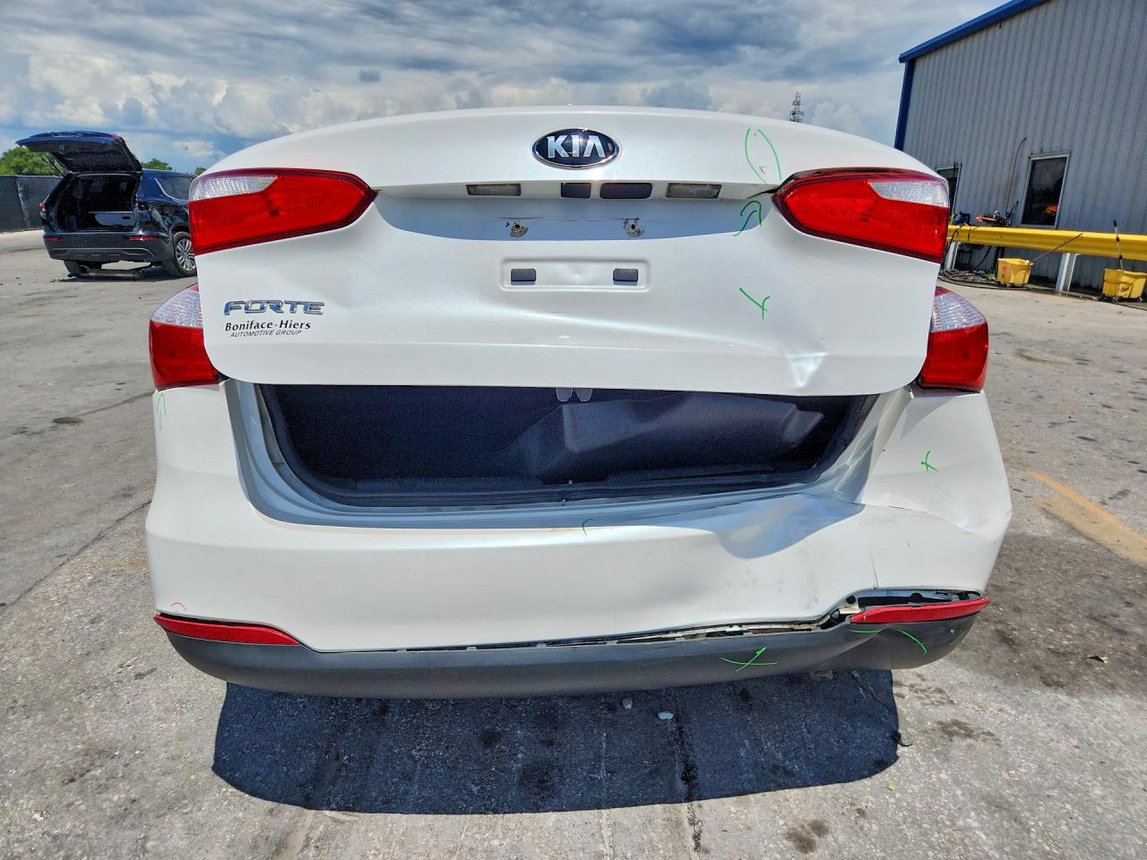 2015 Kia Forte Lx White vin: KNAFX4A6XF5371157