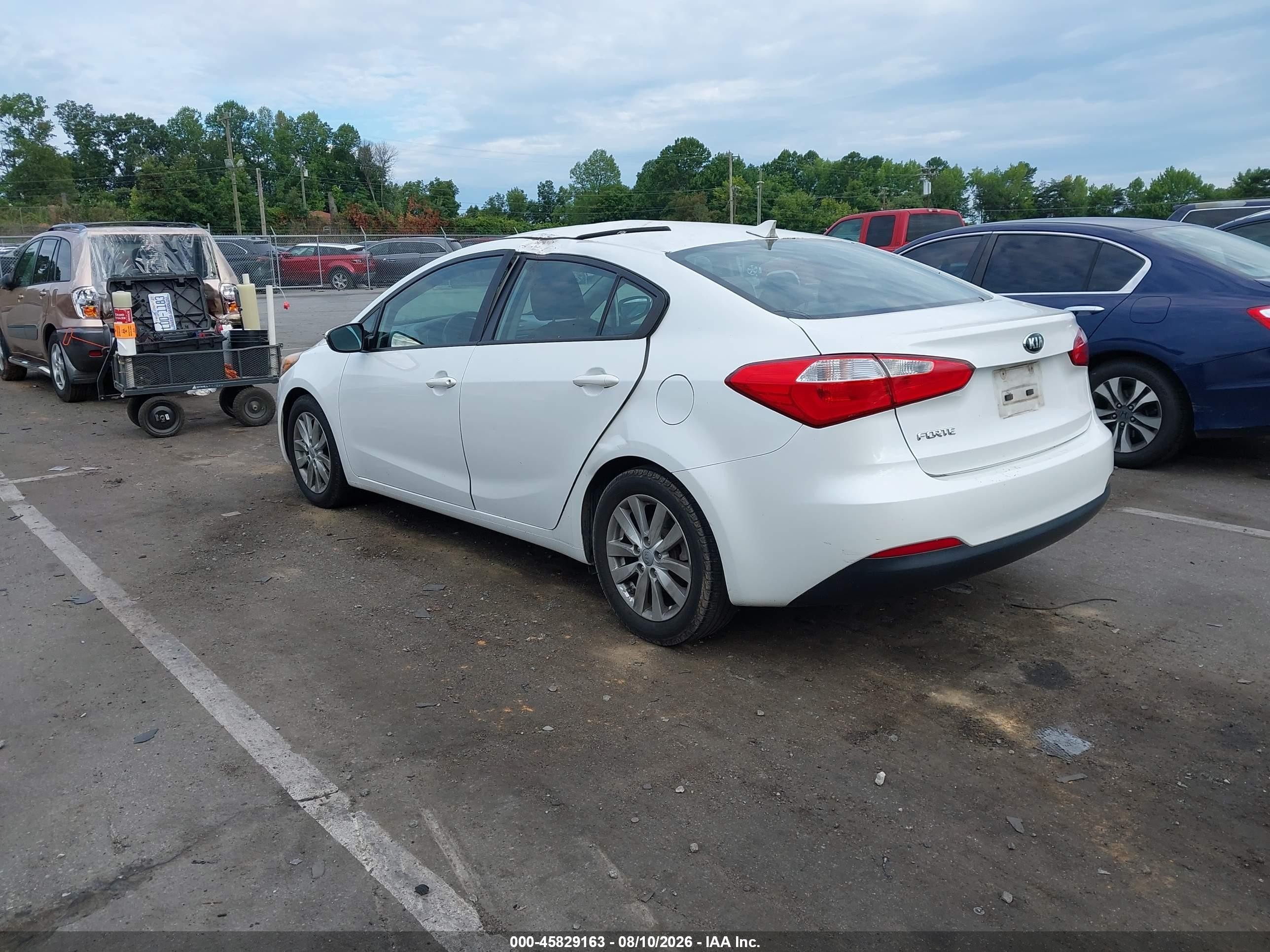 2015 Kia Forte Lx White vin: KNAFX4A6XF5384099