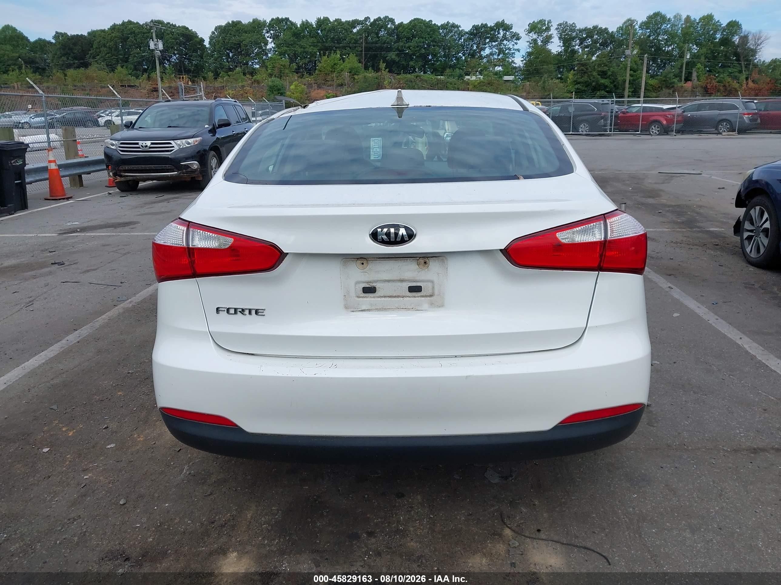 2015 Kia Forte Lx White vin: KNAFX4A6XF5384099