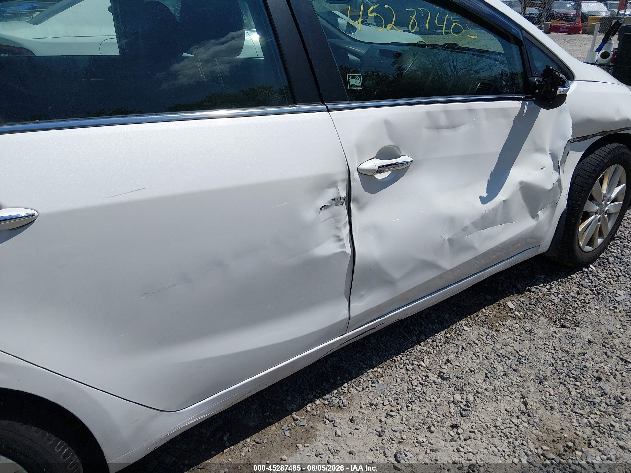 2014 Kia Forte Ex White vin: KNAFX4A80E5122446