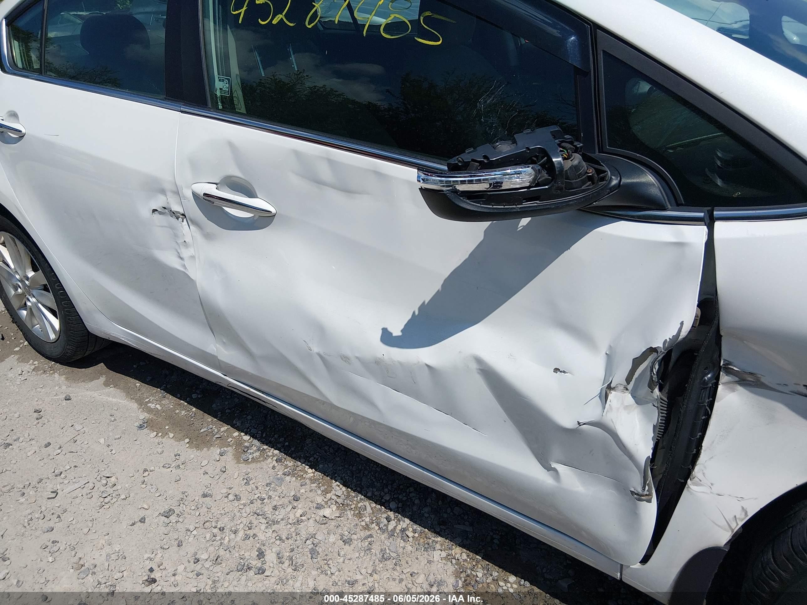 2014 Kia Forte Ex White vin: KNAFX4A80E5122446