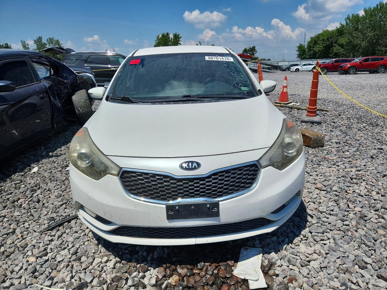 2014 Kia Forte White vin: KNAFX4A85E5115573
