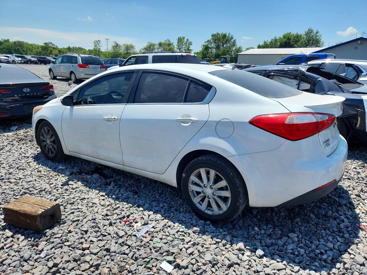 2014 Kia Forte White vin: KNAFX4A85E5115573