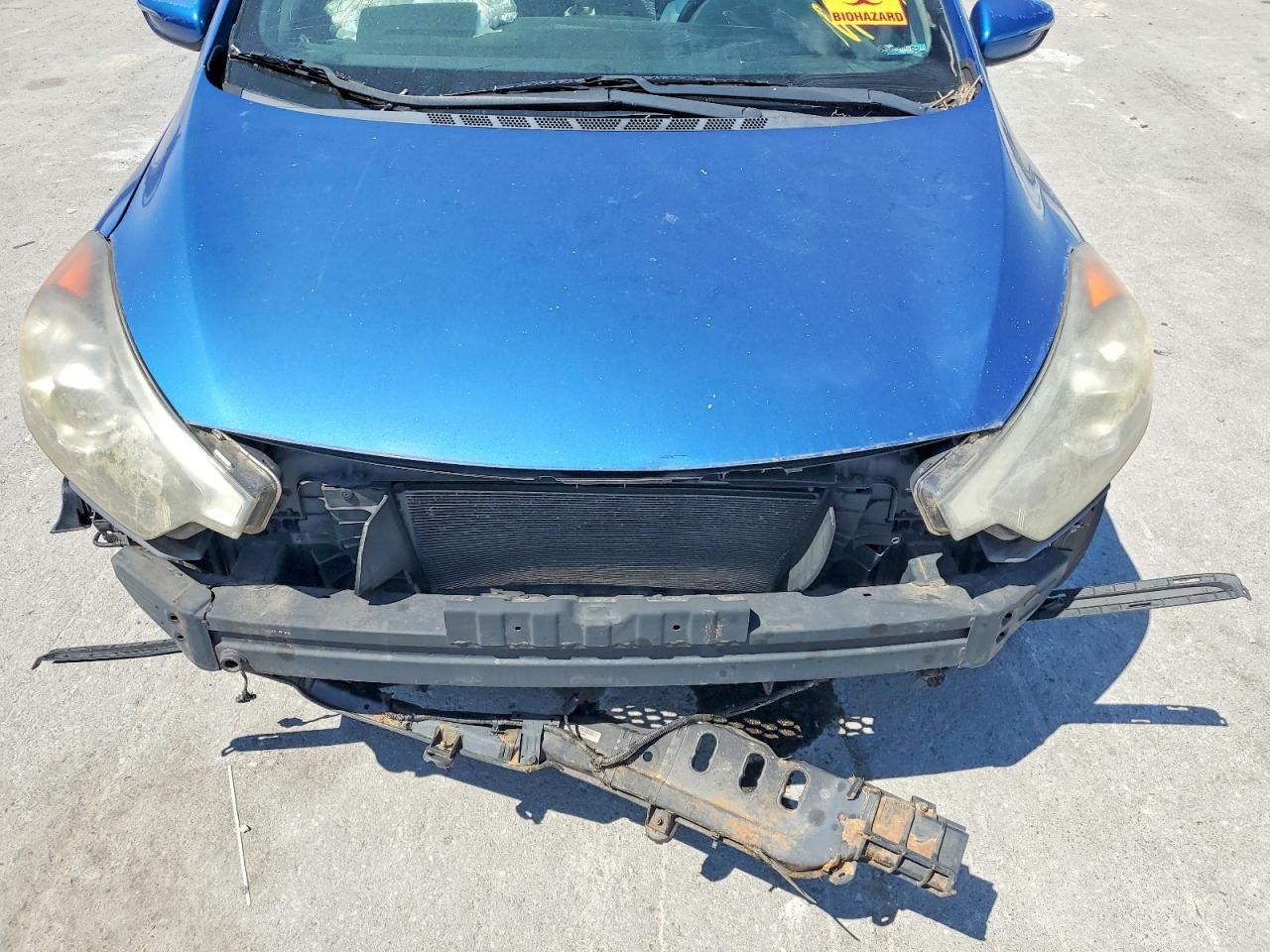 2014 Kia Forte Blue vin: KNAFX4A87E5052427