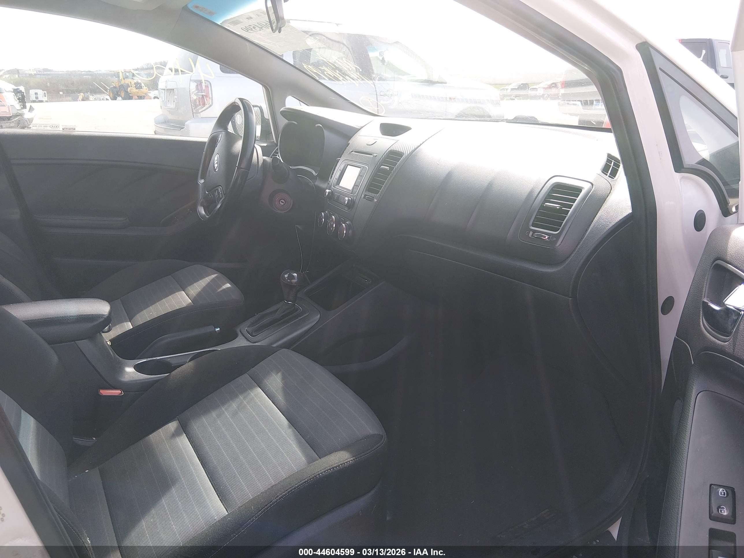 2016 Kia Forte Ex White vin: KNAFX4A87G5451468