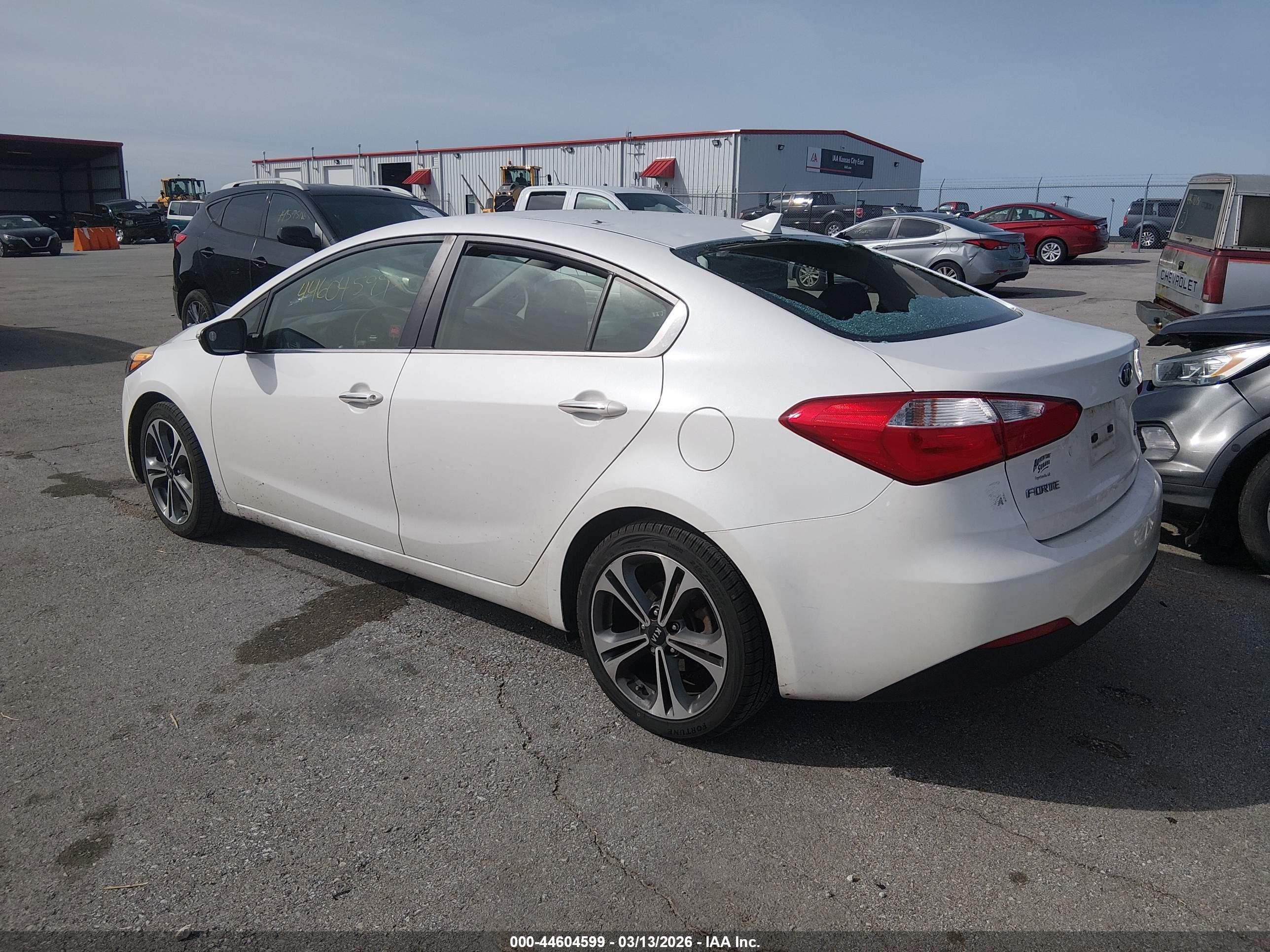 2016 Kia Forte Ex White vin: KNAFX4A87G5451468