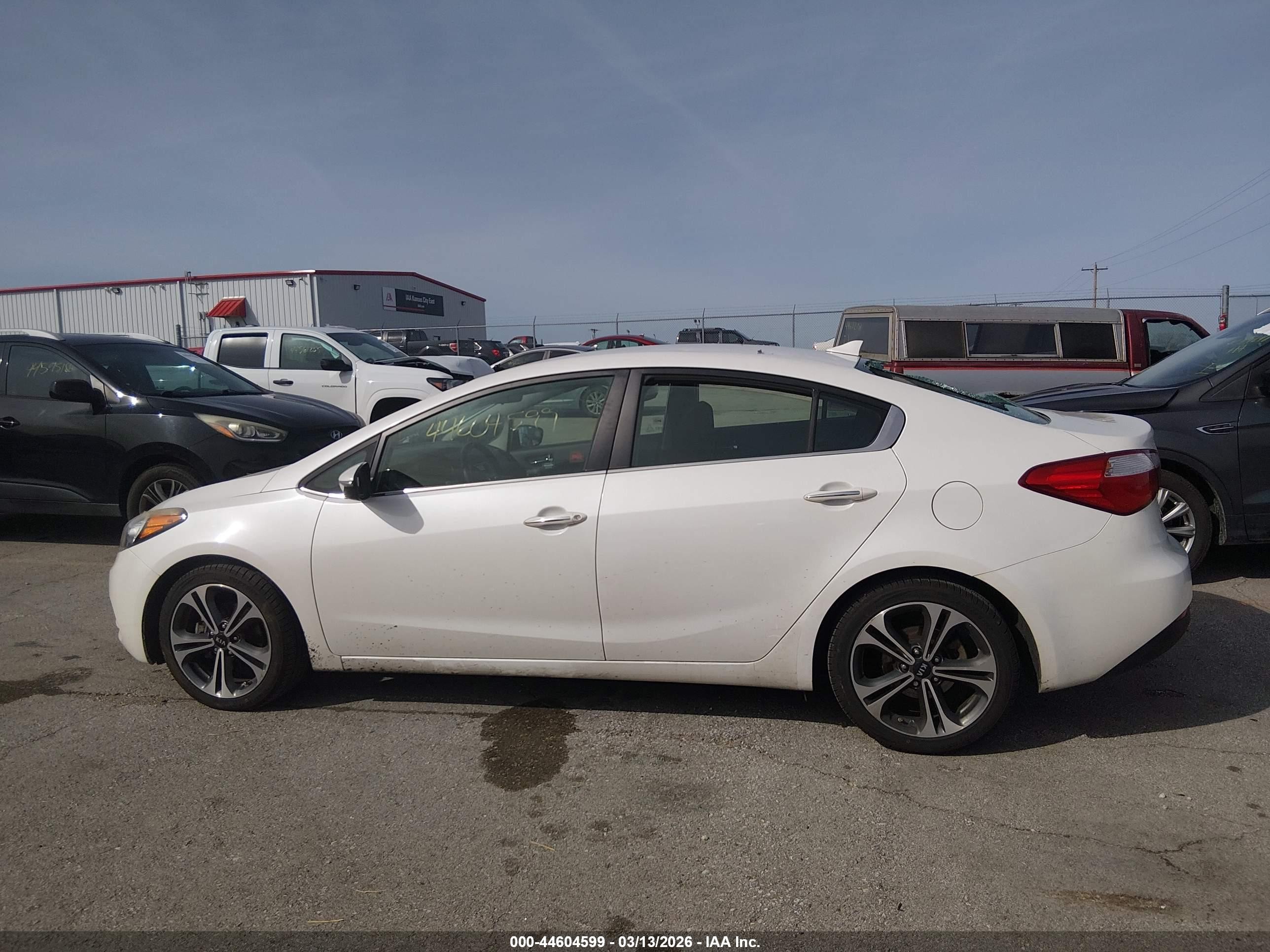 2016 Kia Forte Ex White vin: KNAFX4A87G5451468