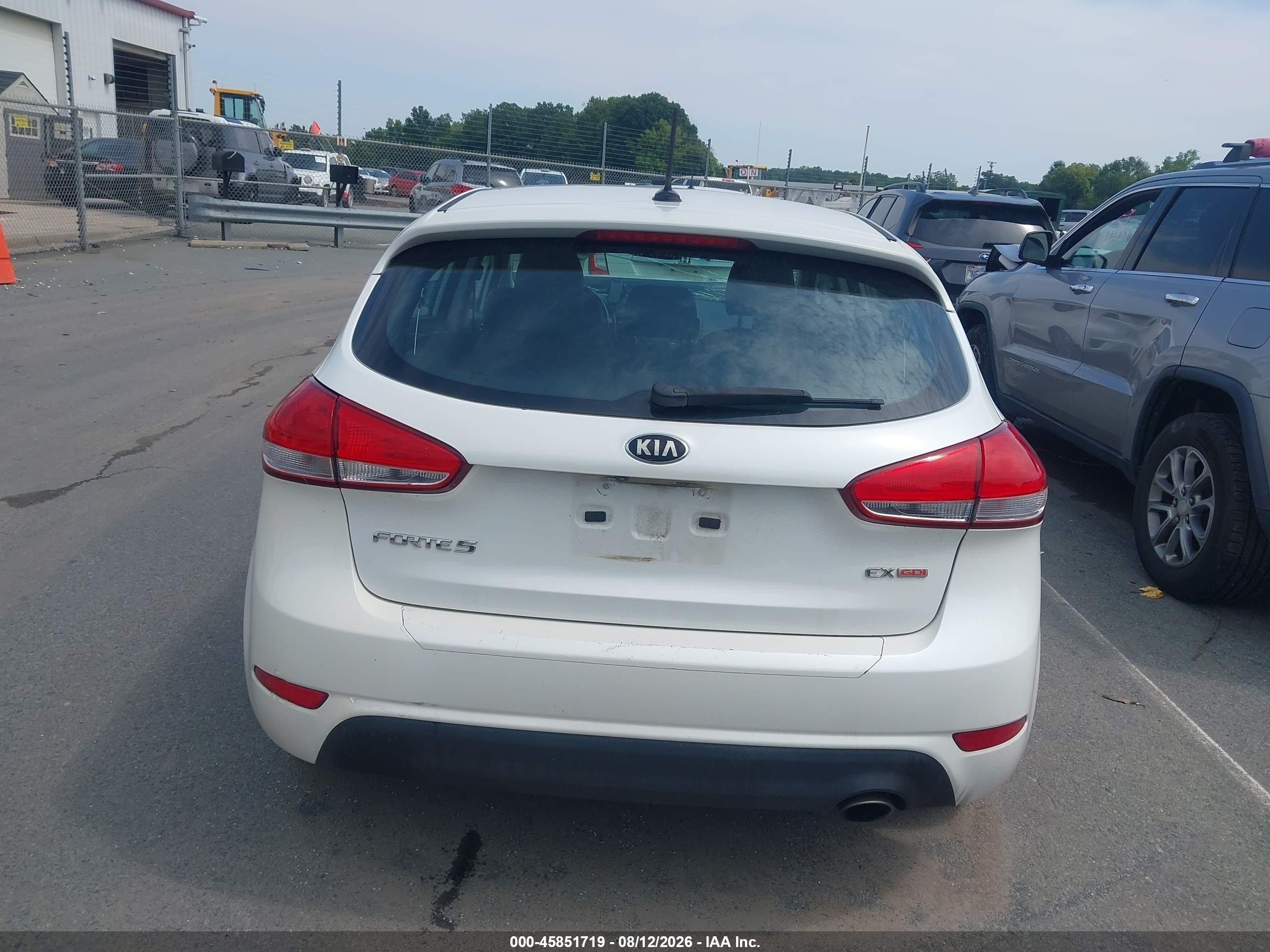 2014 Kia Forte Ex White vin: KNAFX5A81E5168566