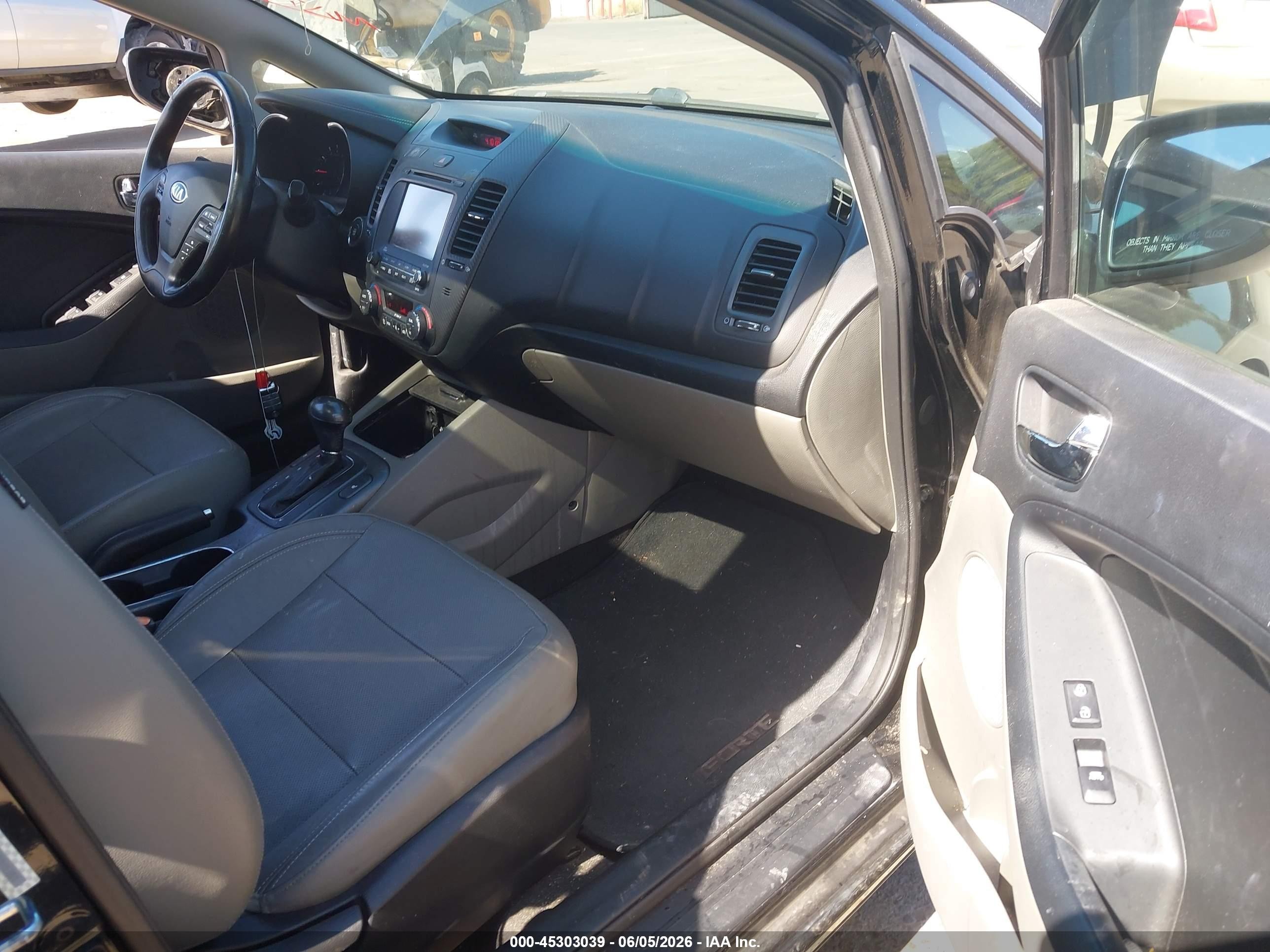 2015 Kia Forte Ex Black vin: KNAFX5A81F5356358