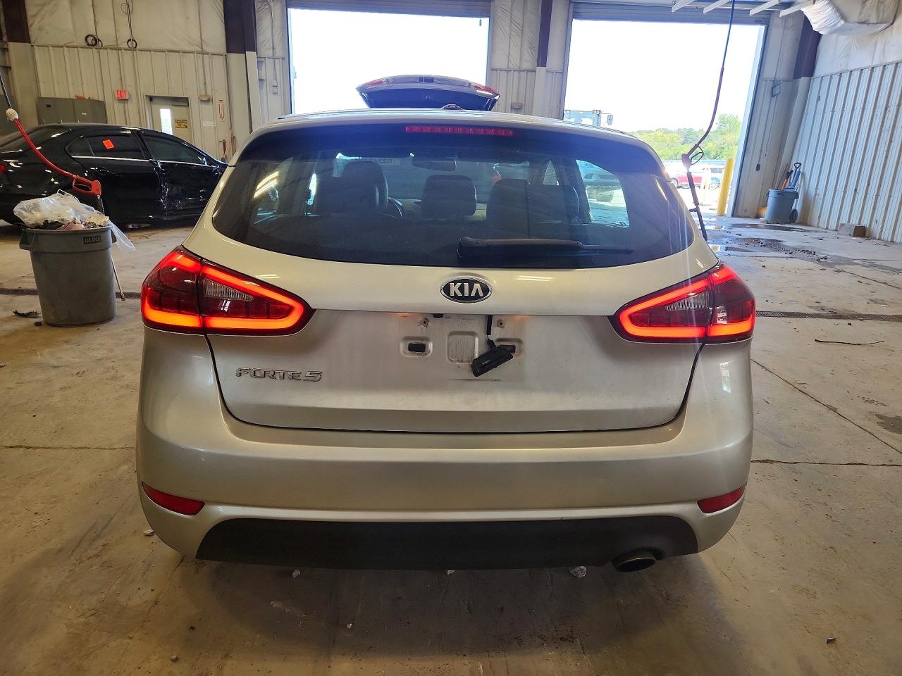 2014 Kia Forte Ex Серебряный vin: KNAFX5A83E5211532
