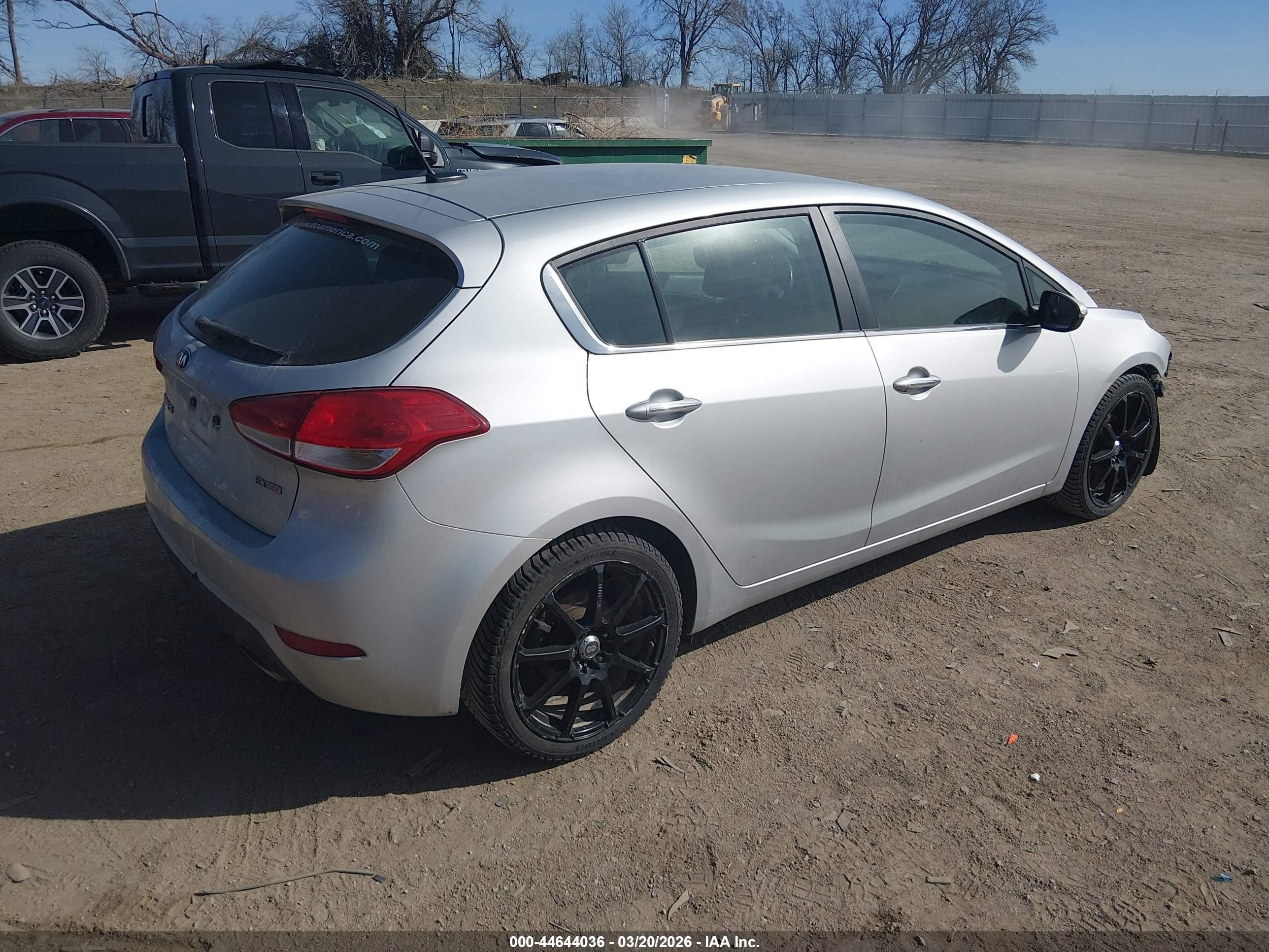 2016 Kia Forte Ex Серебряный vin: KNAFX5A84G5629245