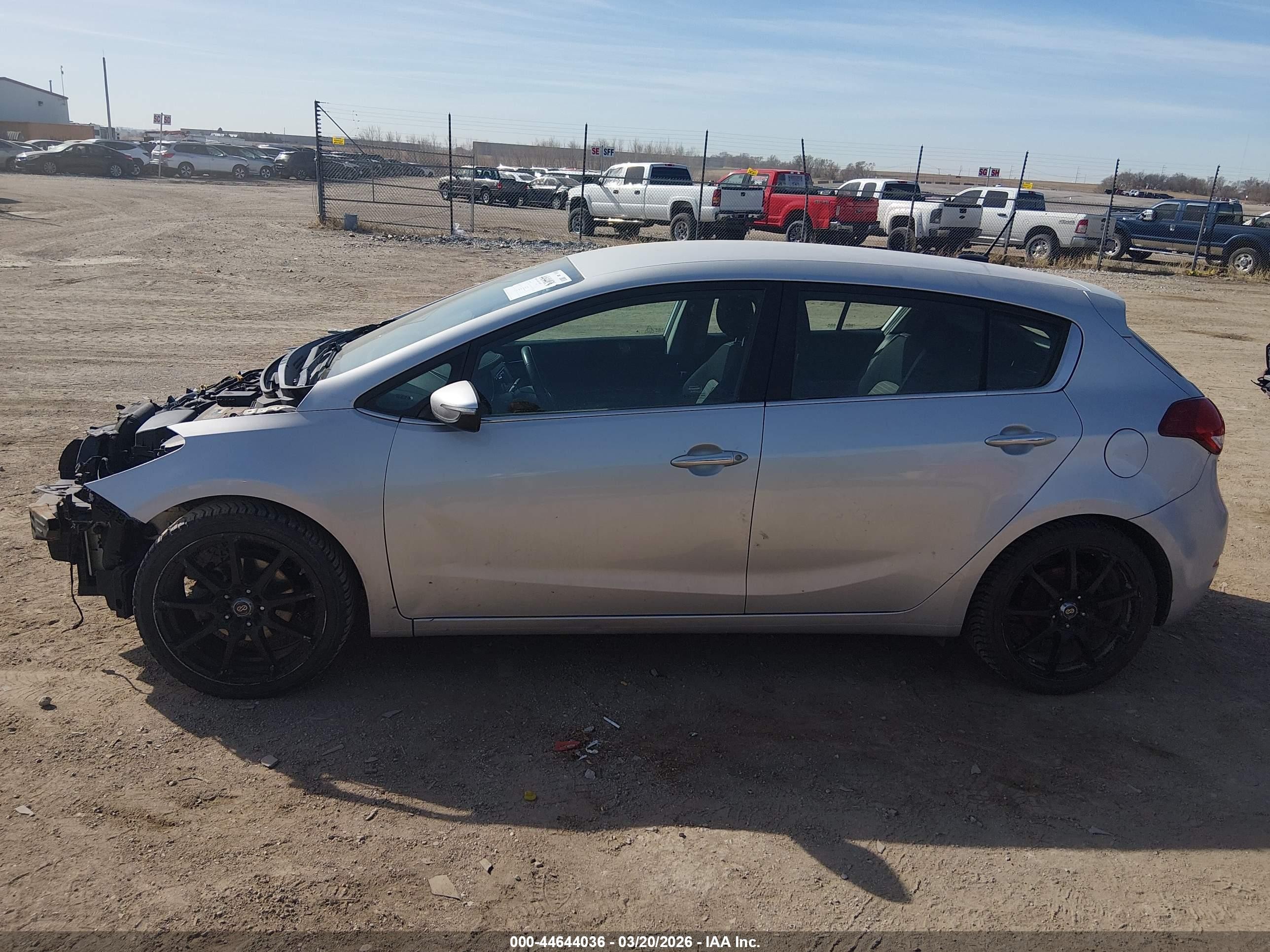 2016 Kia Forte Ex Серебряный vin: KNAFX5A84G5629245