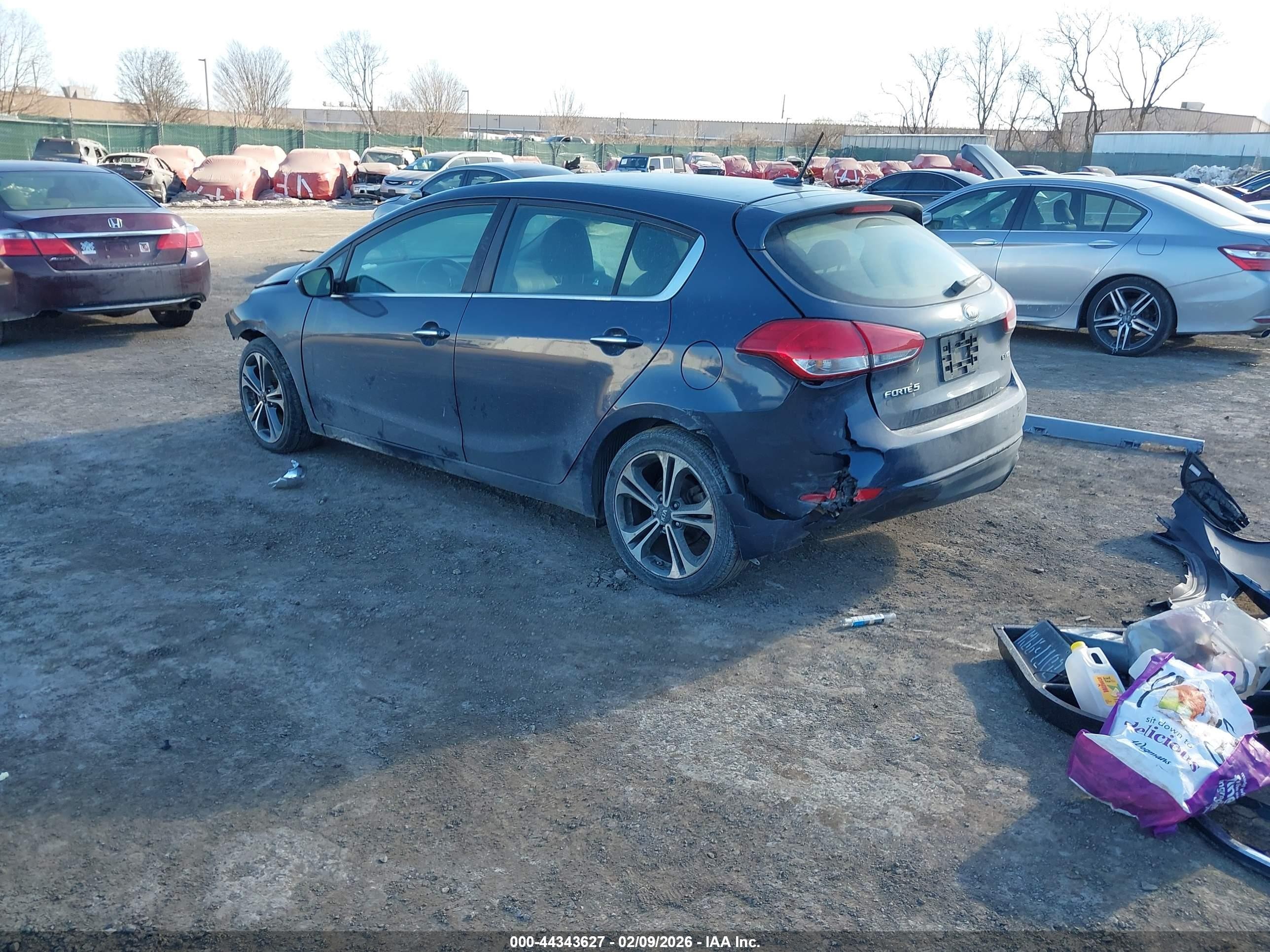 2016 Kia Forte Ex Black vin: KNAFX5A86G5627075
