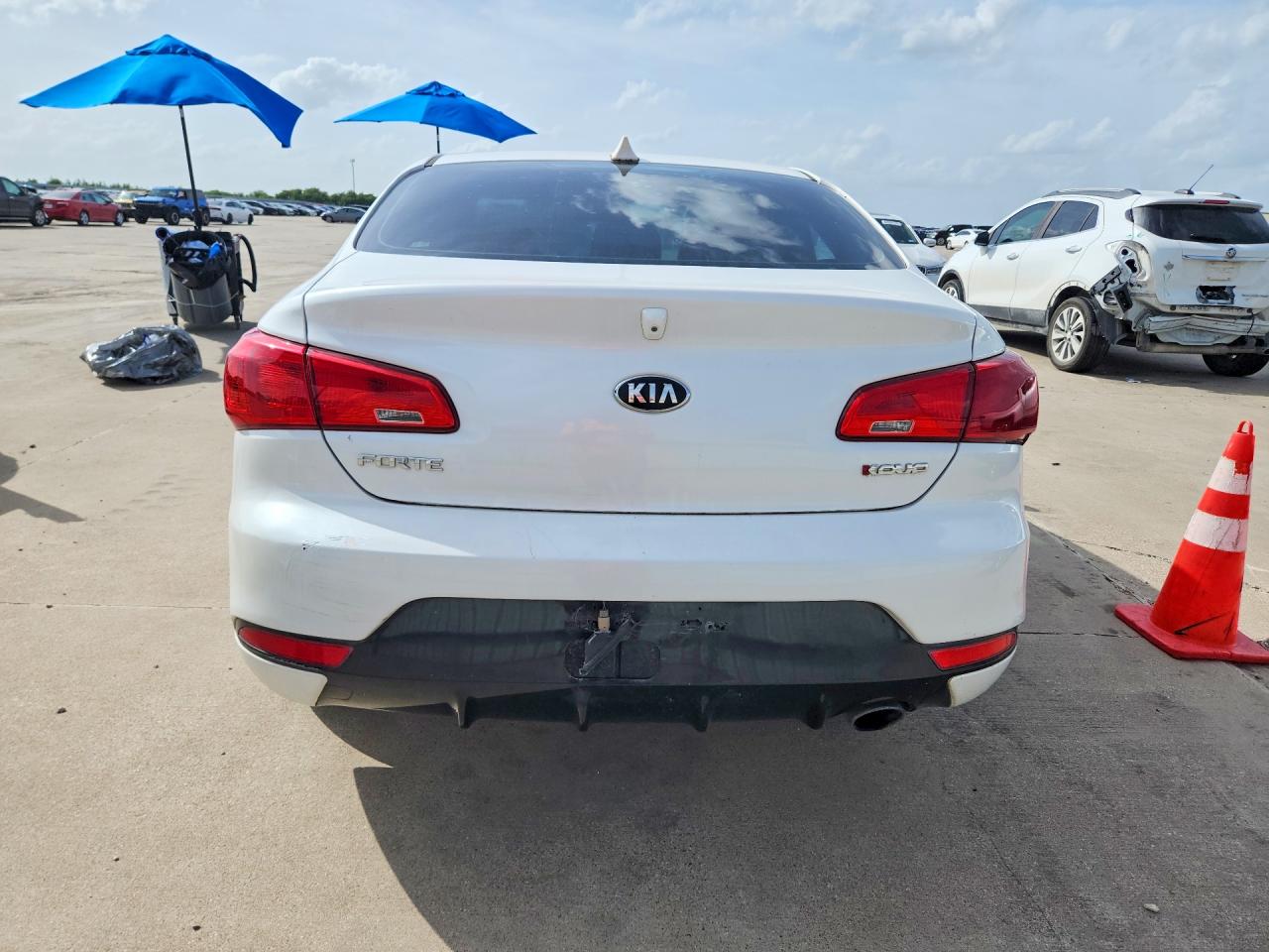 2015 Kia Forte Ex White vin: KNAFX6A81F5274202