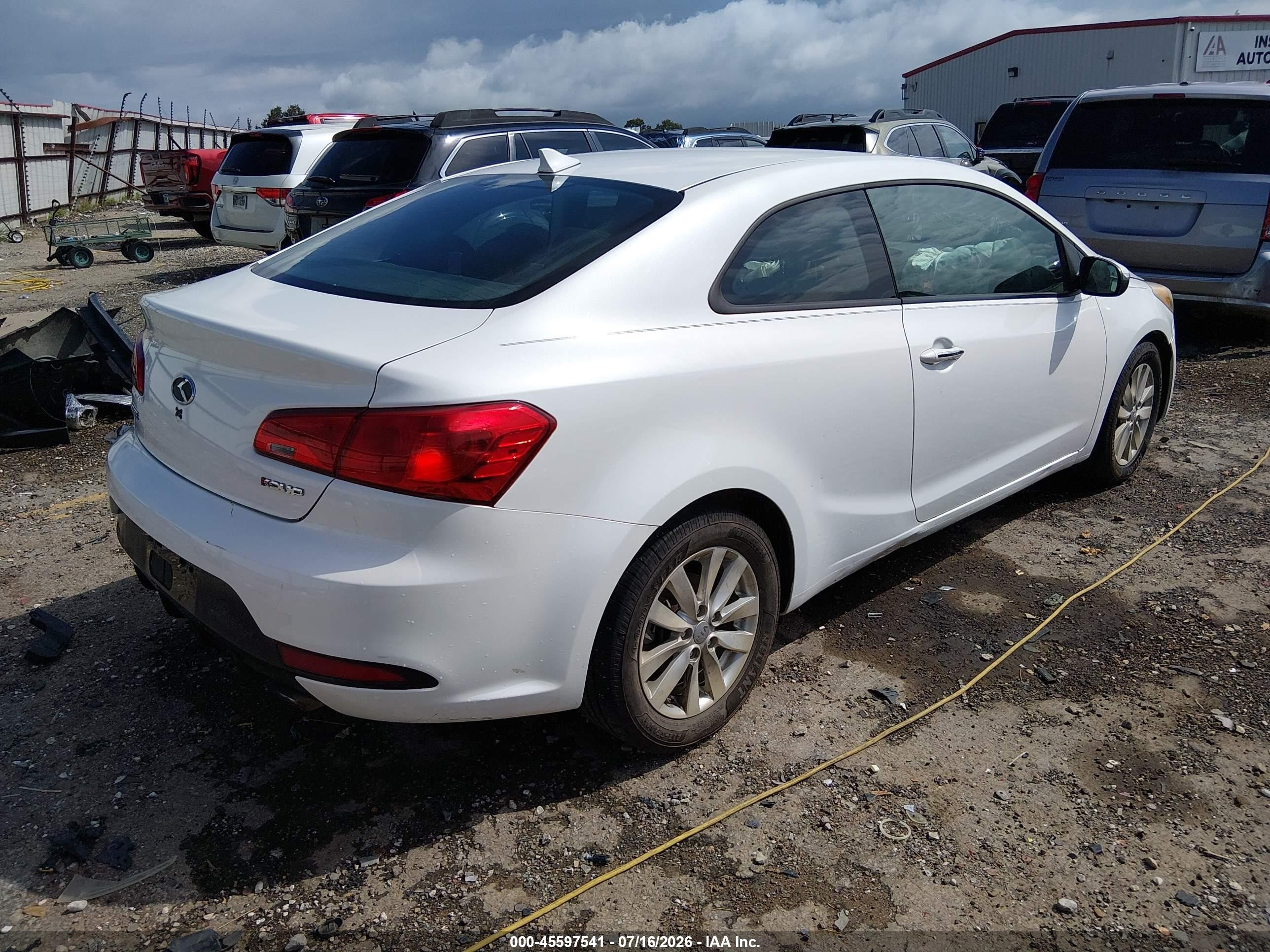2015 Kia Forte Koup Ex White vin: KNAFX6A82F5389102
