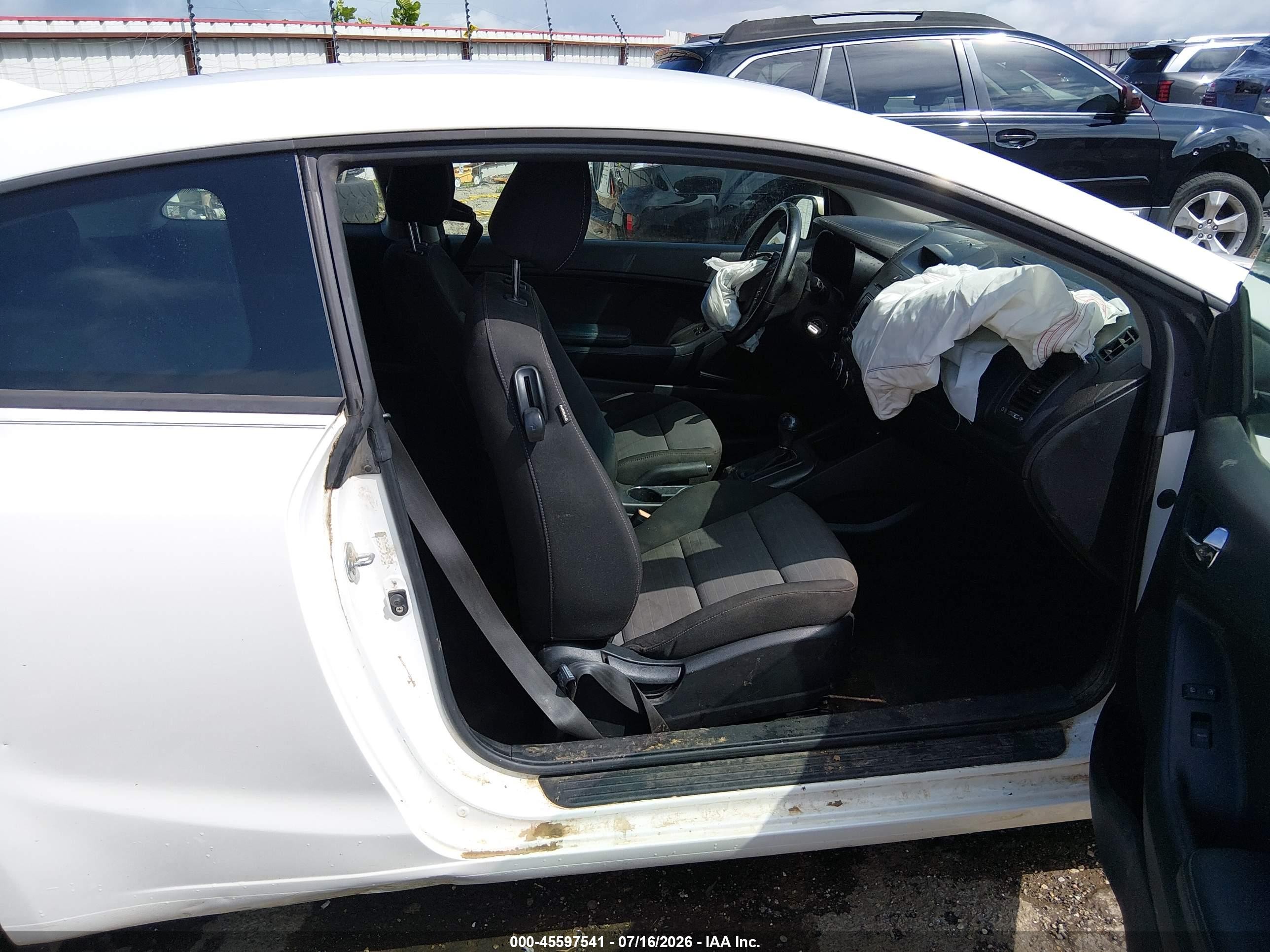 2015 Kia Forte Koup Ex White vin: KNAFX6A82F5389102