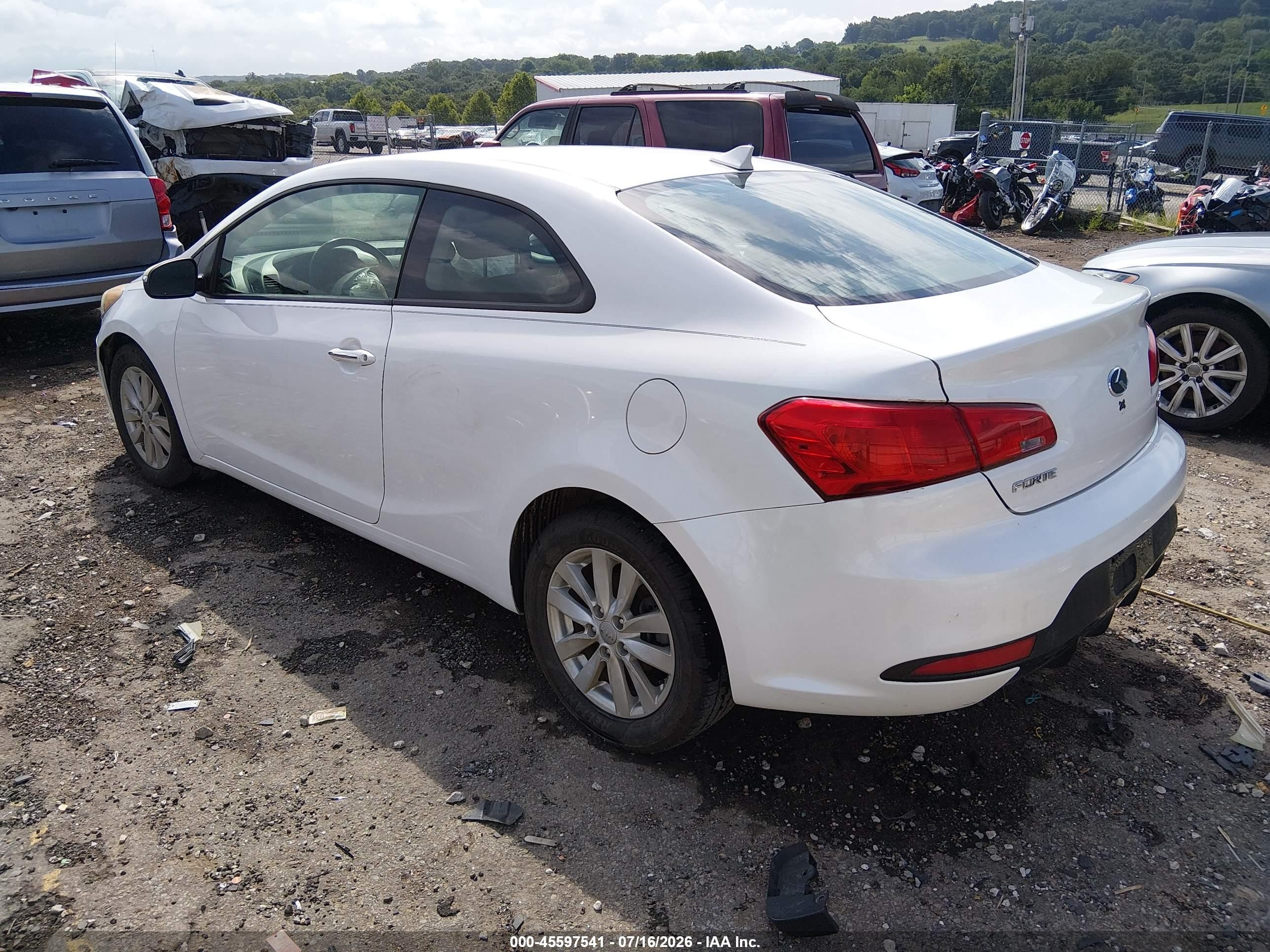 2015 Kia Forte Koup Ex White vin: KNAFX6A82F5389102