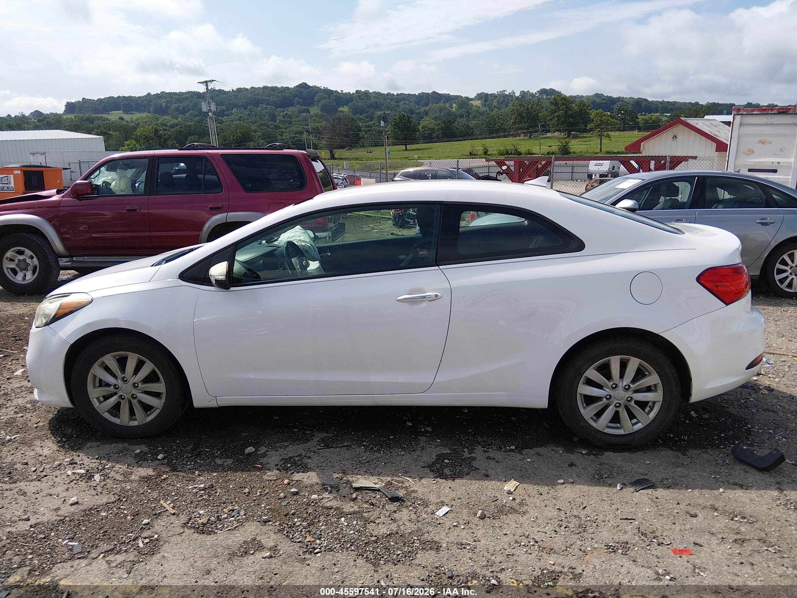 2015 Kia Forte Koup Ex White vin: KNAFX6A82F5389102