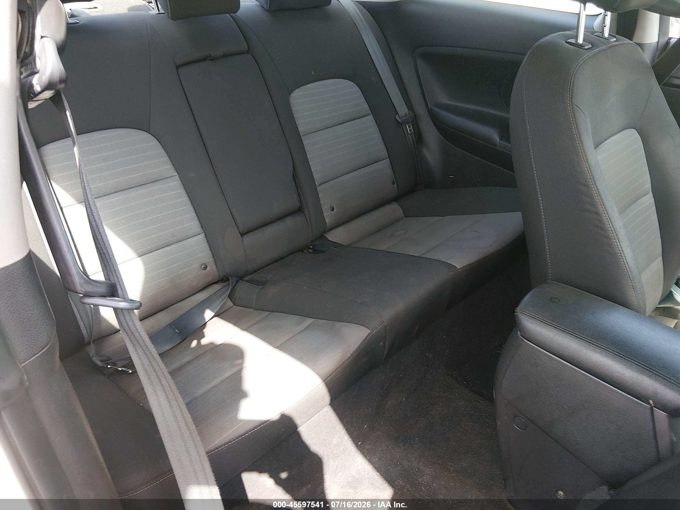 2015 Kia Forte Koup Ex White vin: KNAFX6A82F5389102