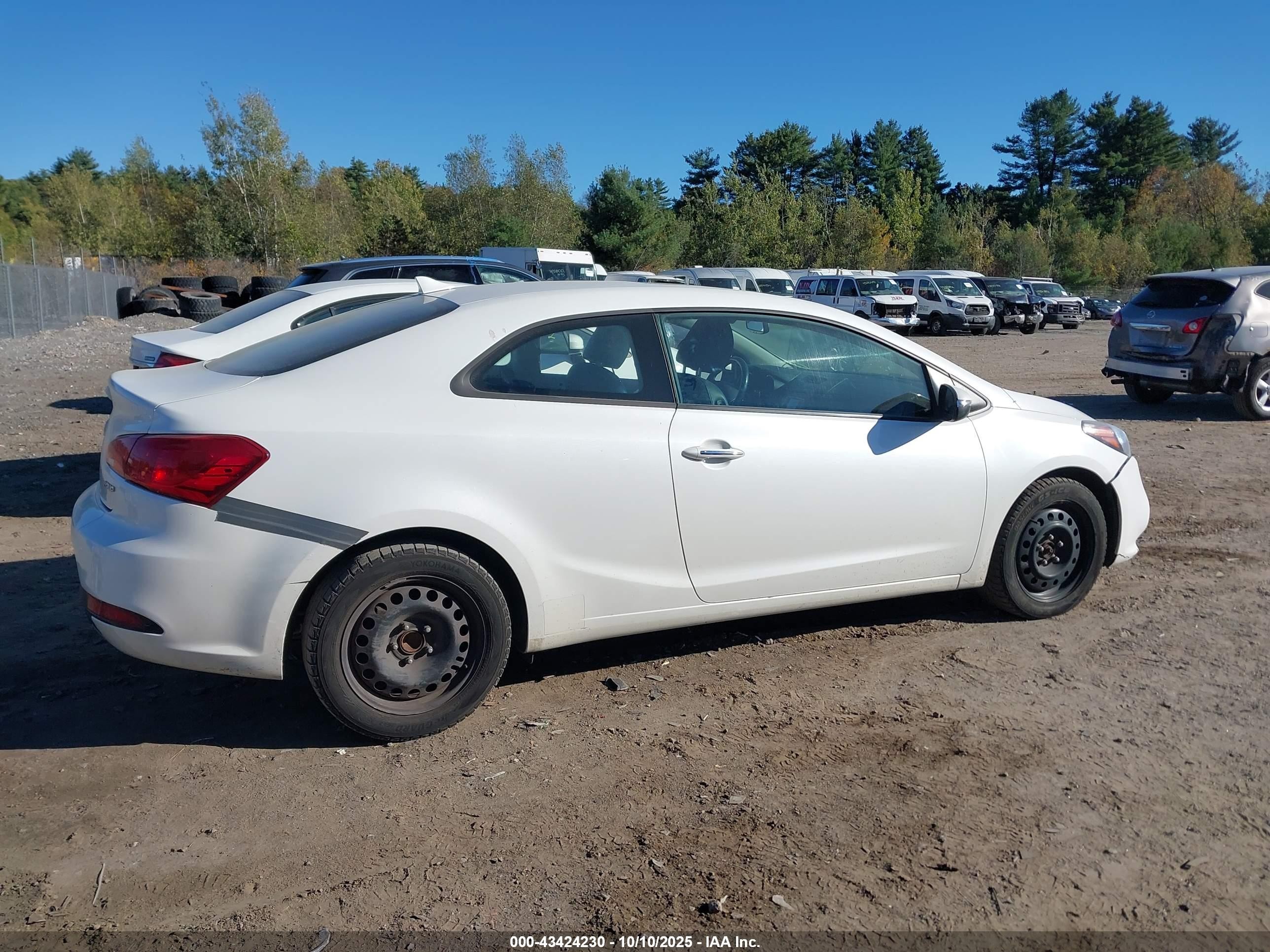 2014 Kia Forte Koup Ex White vin: KNAFX6A86E5196238