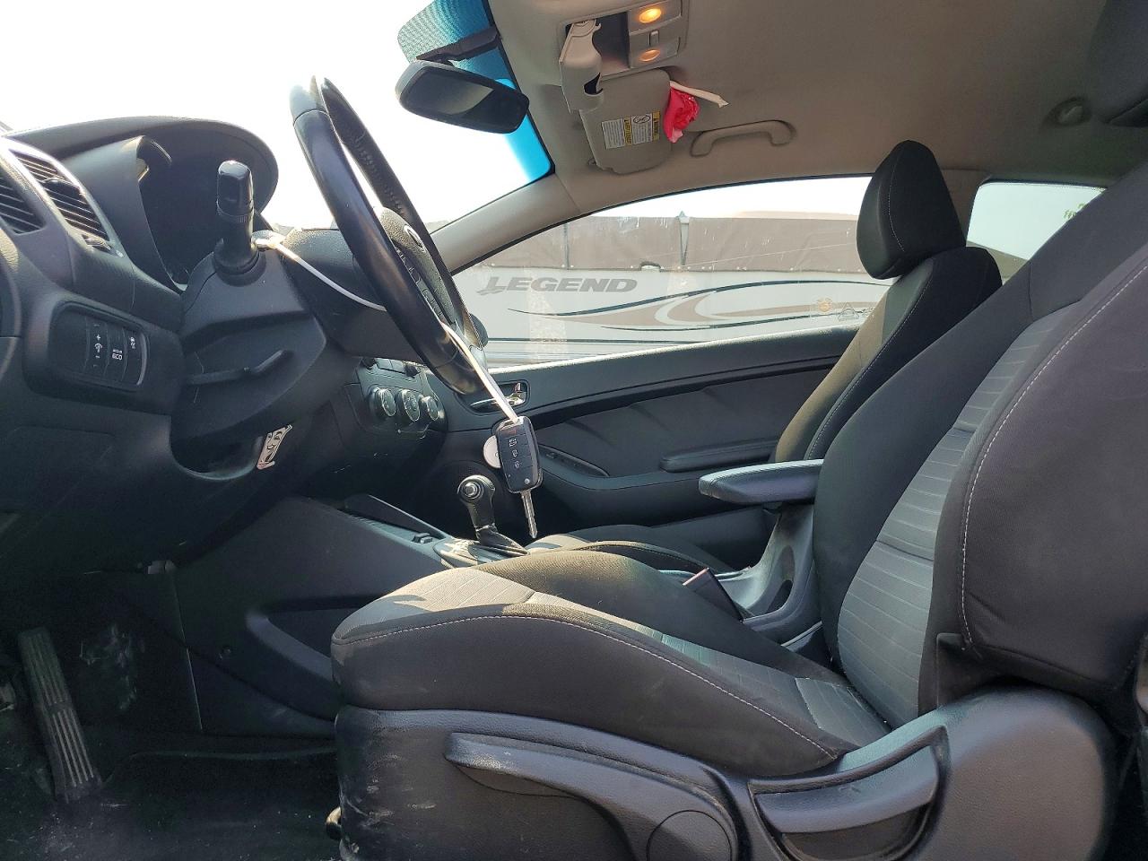 2015 Kia Forte Gray vin: KNAFX6A89F5283696