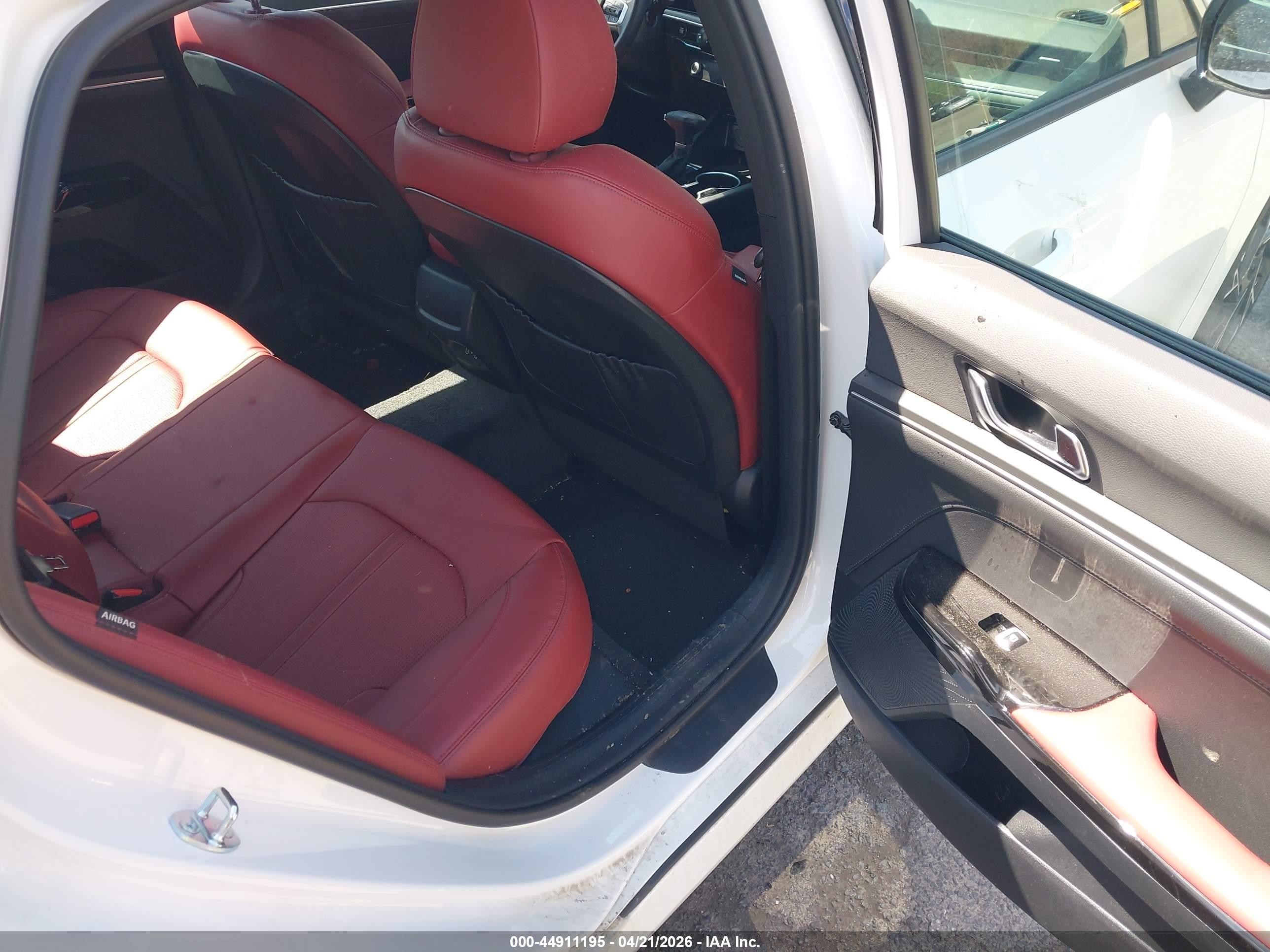 2026 Kia K5 Gt-line Awd White vin: KNAG64J76T5408149