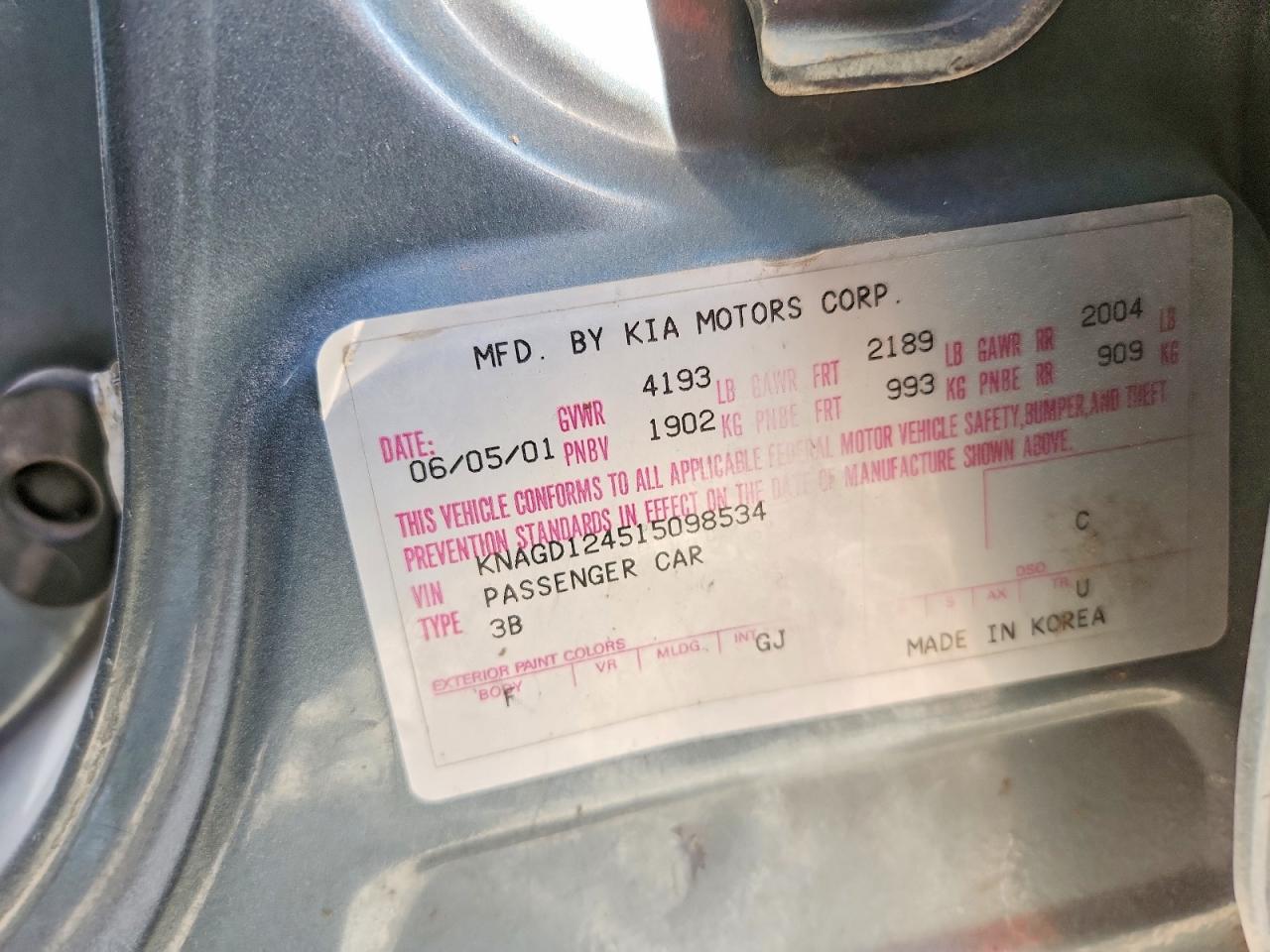 2001 Kia Optima Silver vin: KNAGD124515098534
