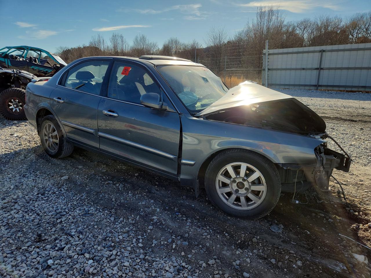 2001 Kia Optima Silver vin: KNAGD124515098534