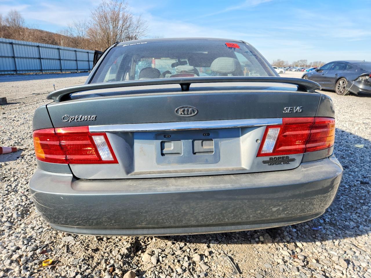 2001 Kia Optima Silver vin: KNAGD124515098534
