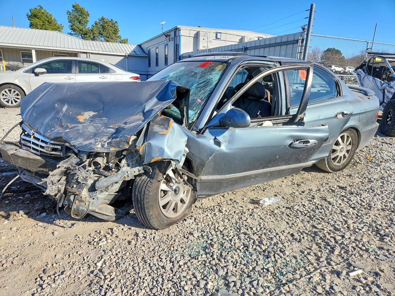 2001 Kia Optima Silver vin: KNAGD124515098534