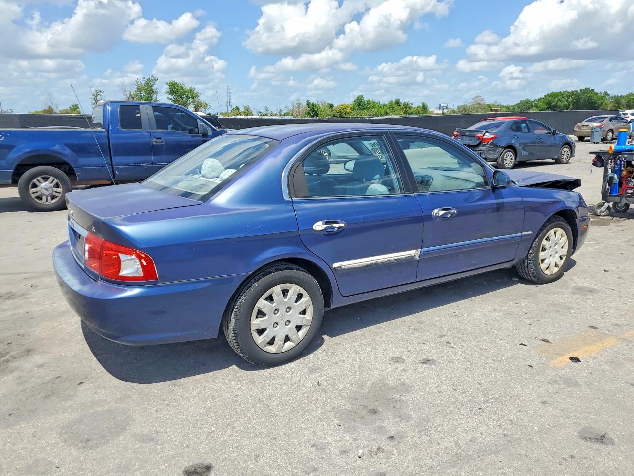 2004 Kia Optima Lx Синий vin: KNAGD126045342385